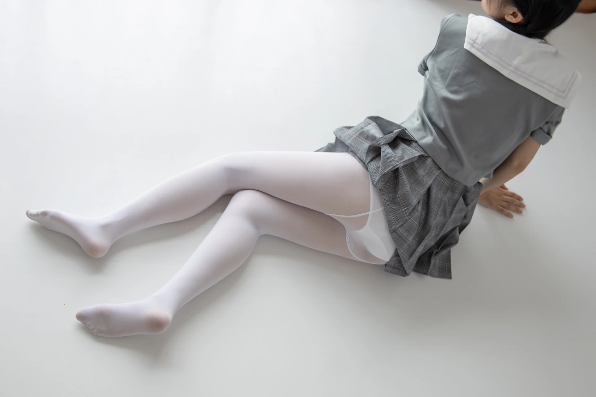 JKFUN-013 [160P1V-2.38G]JKFUN, 可爱, 森萝财团, 白丝, 美腿, 美足
