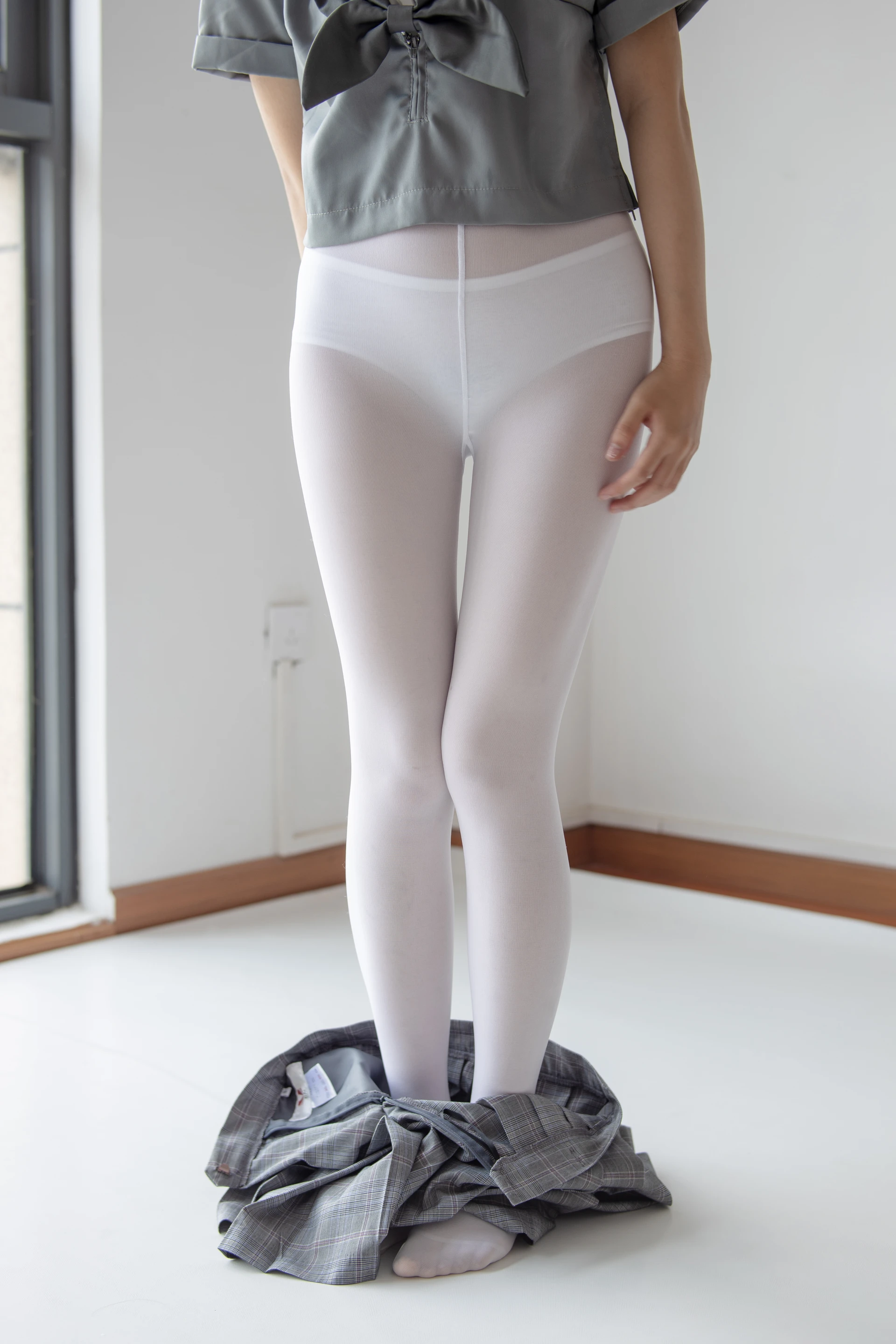 JKFUN-013 [160P1V-2.38G]JKFUN, 可爱, 森萝财团, 白丝, 美腿, 美足