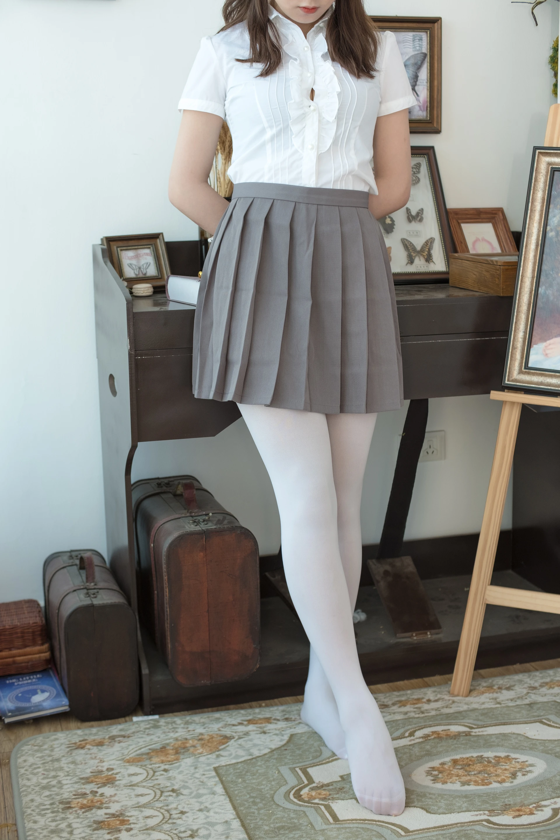 森萝财团 BETA-020 [71P-818M]白丝, 美腿