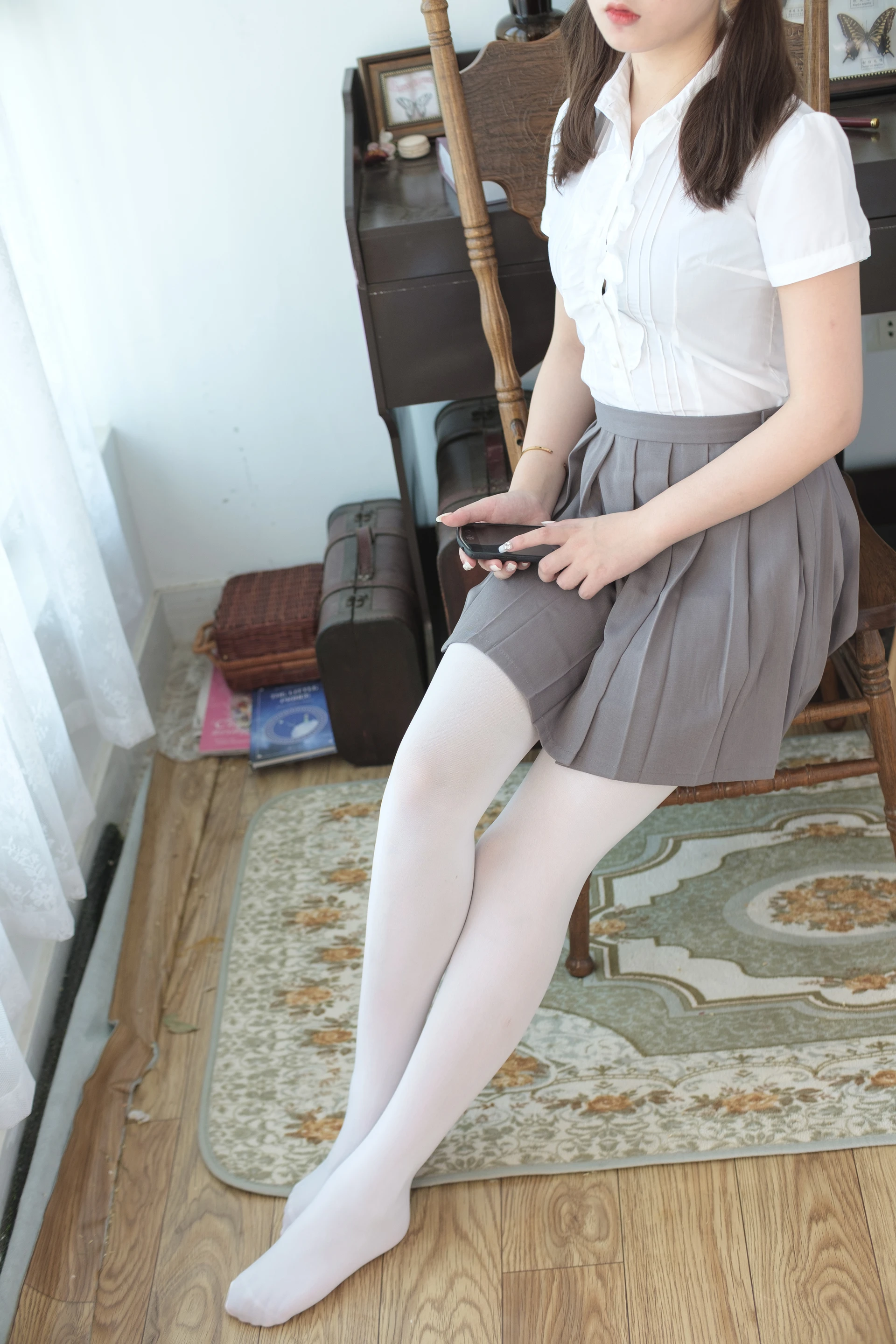 森萝财团 BETA-020 [71P-818M]白丝, 美腿