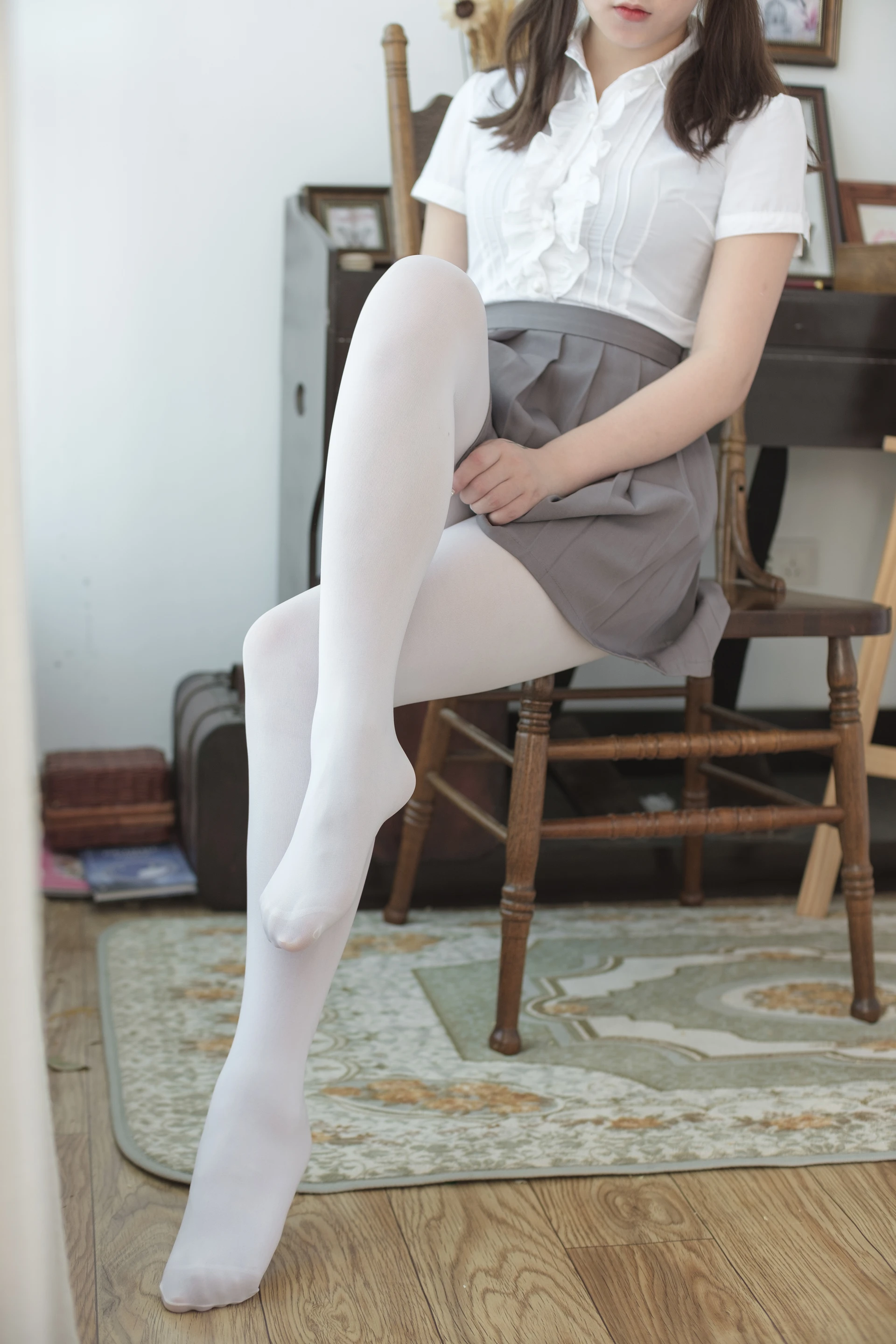 森萝财团 BETA-020 [71P-818M]白丝, 美腿