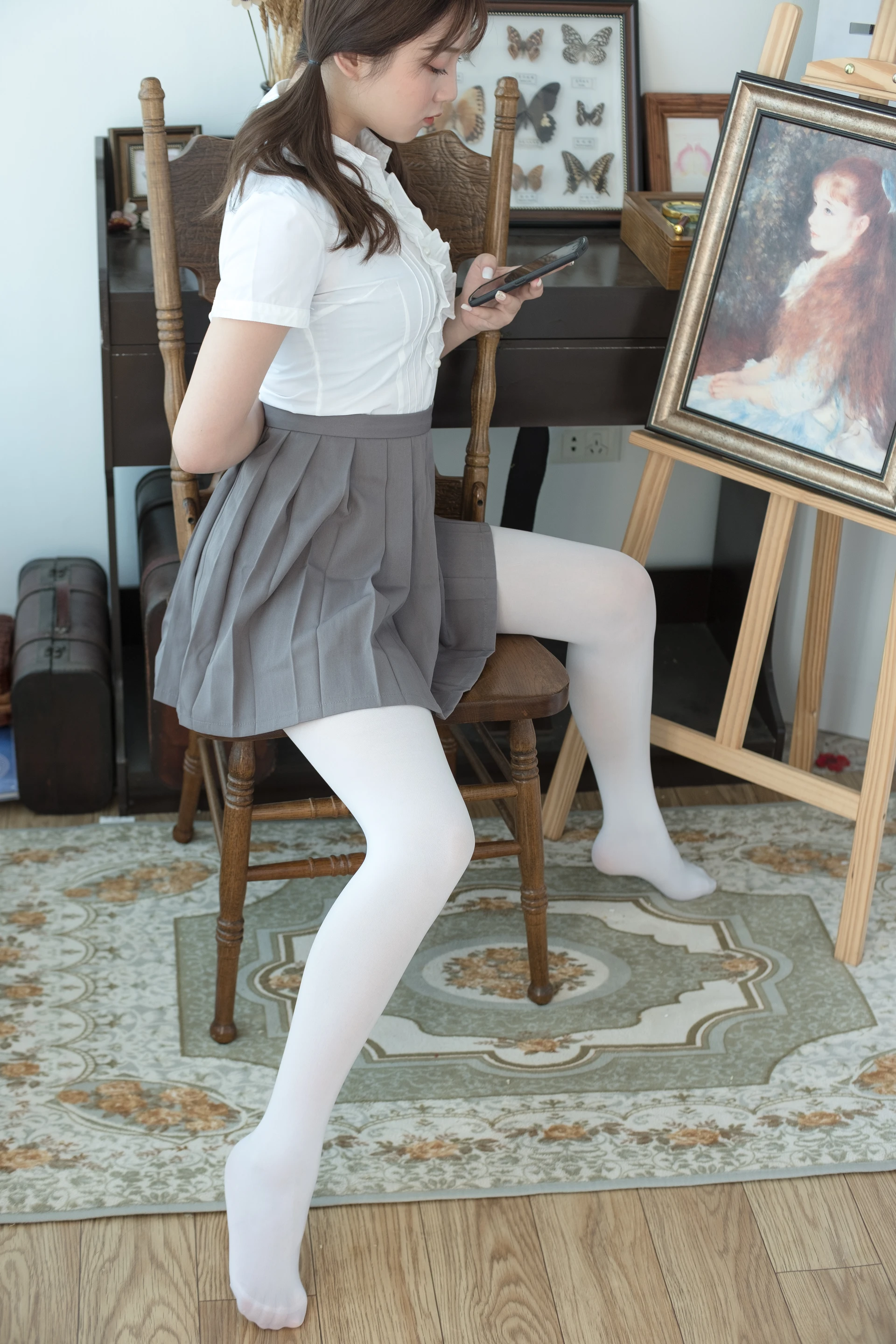 森萝财团 BETA-020 [71P-818M]白丝, 美腿