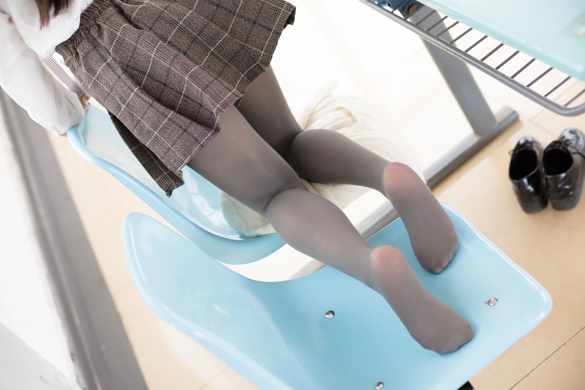 森萝财团 R15-042 [96P-549M]学生装, 森萝财团, 美腿, 黑丝