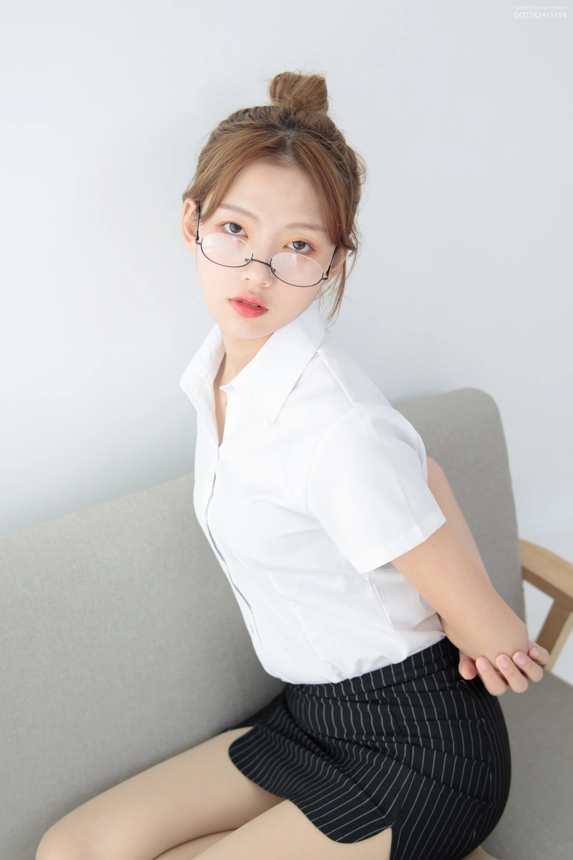 JKFUN-037 OL一定要搭配眼镜 50D肉丝 [63P1V-1.26G]JKFUN, OL, 制服, 美腿, 肉丝