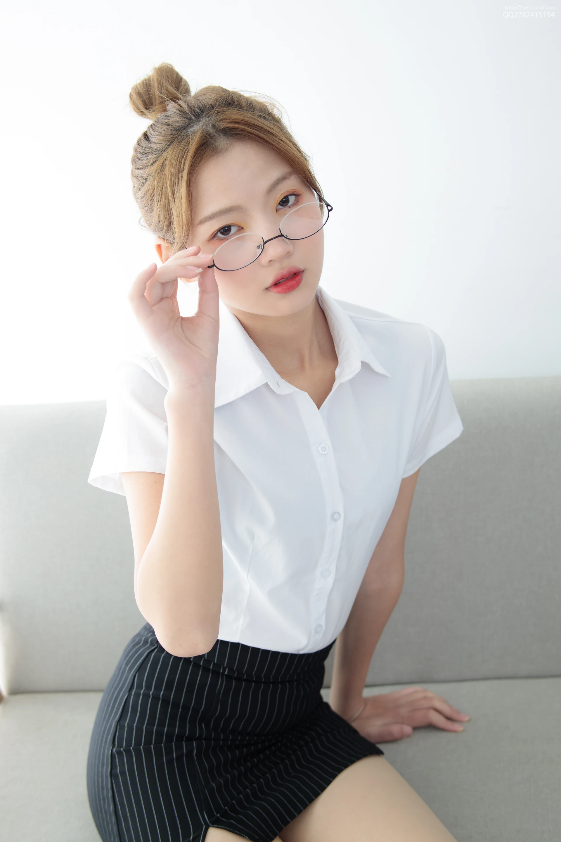 JKFUN-037 OL一定要搭配眼镜 50D肉丝 [63P1V-1.26G]JKFUN, OL, 制服, 美腿, 肉丝