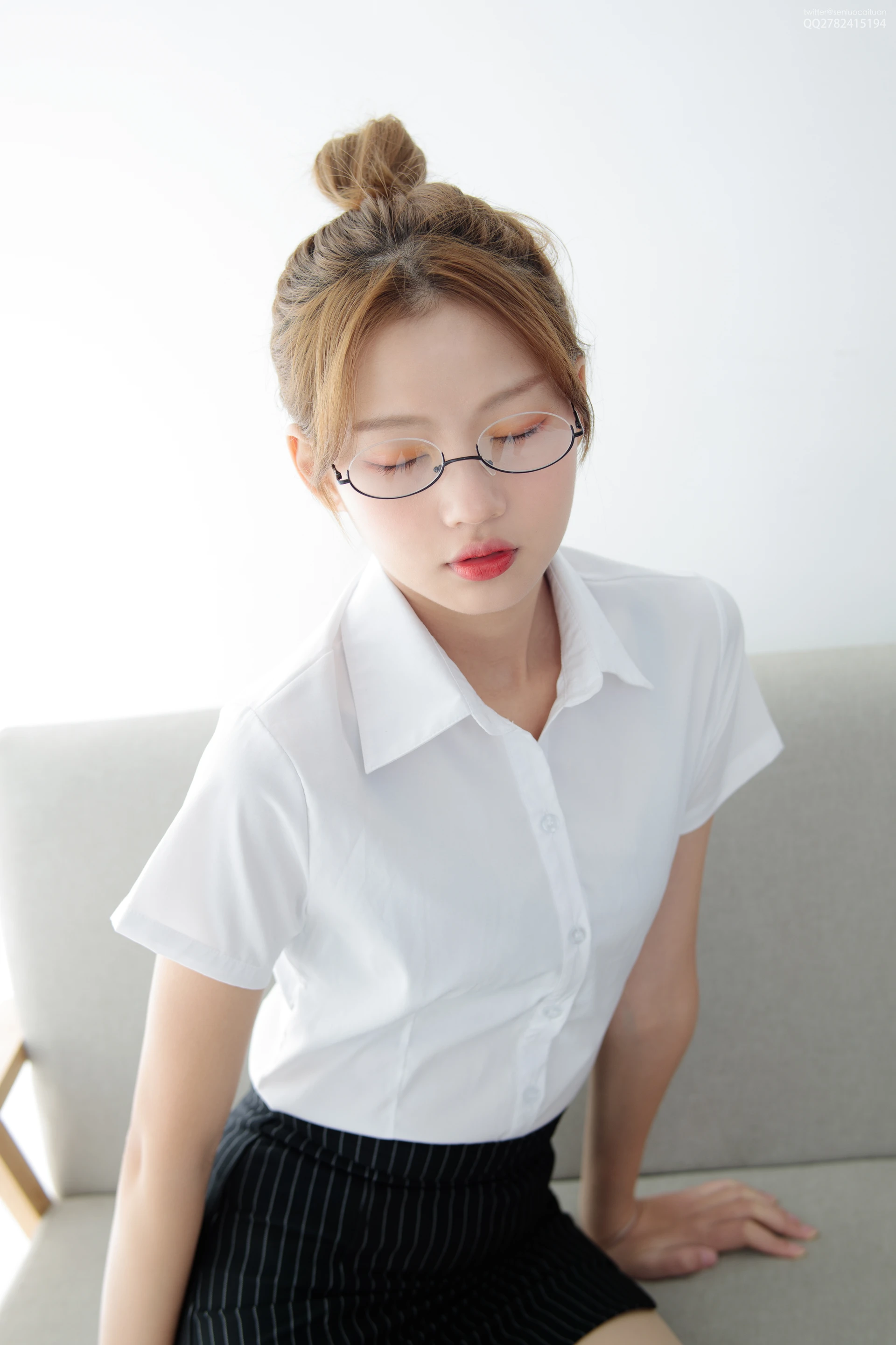 JKFUN-037 OL一定要搭配眼镜 50D肉丝 [63P1V-1.26G]JKFUN, OL, 制服, 美腿, 肉丝