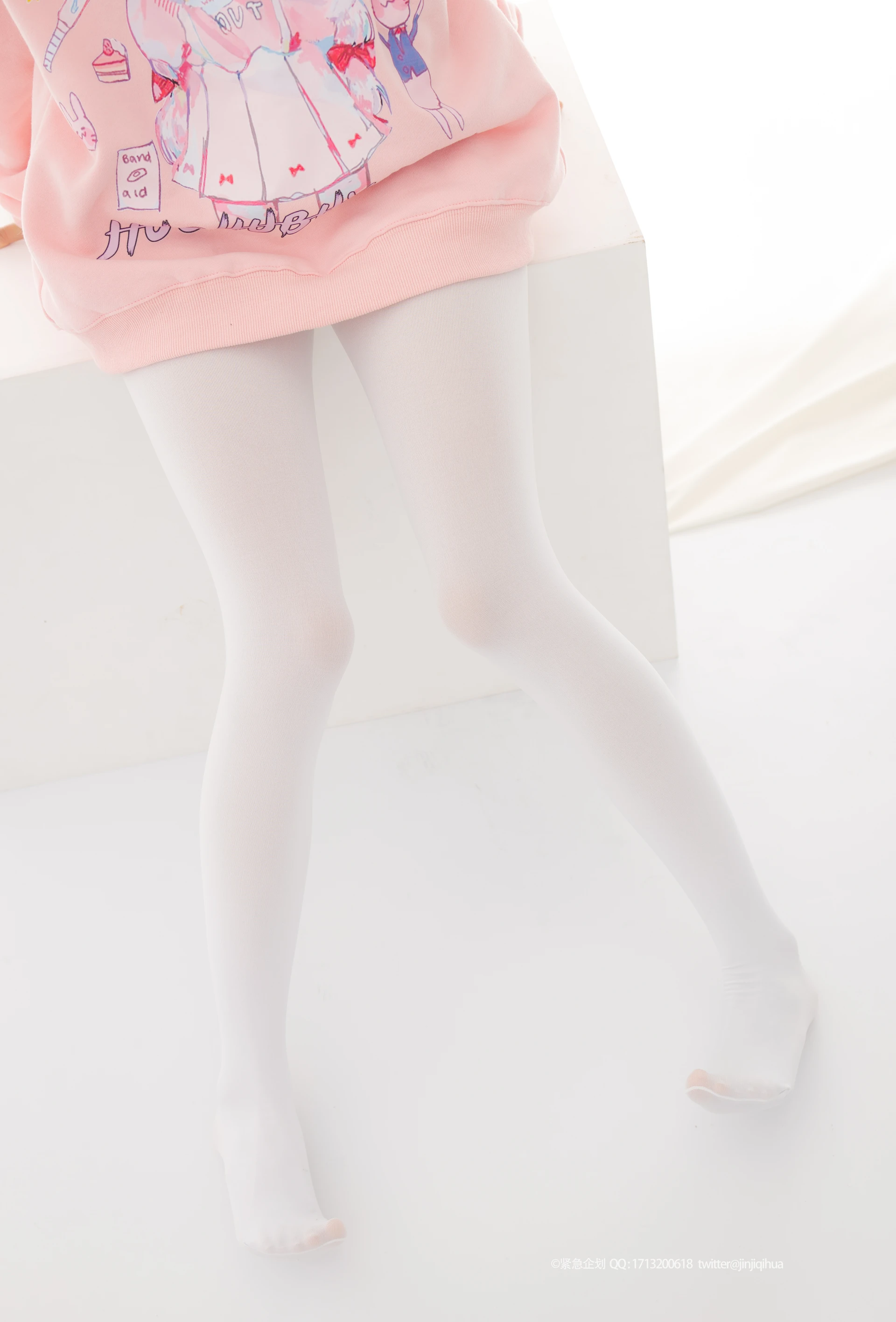 紧急企划 VOL.012 [98P1V-1.19G] 一只喵喵梓一只喵喵梓, 可爱, 白丝, 紧急企划, 美腿, 美足, 超短裙, 黑丝