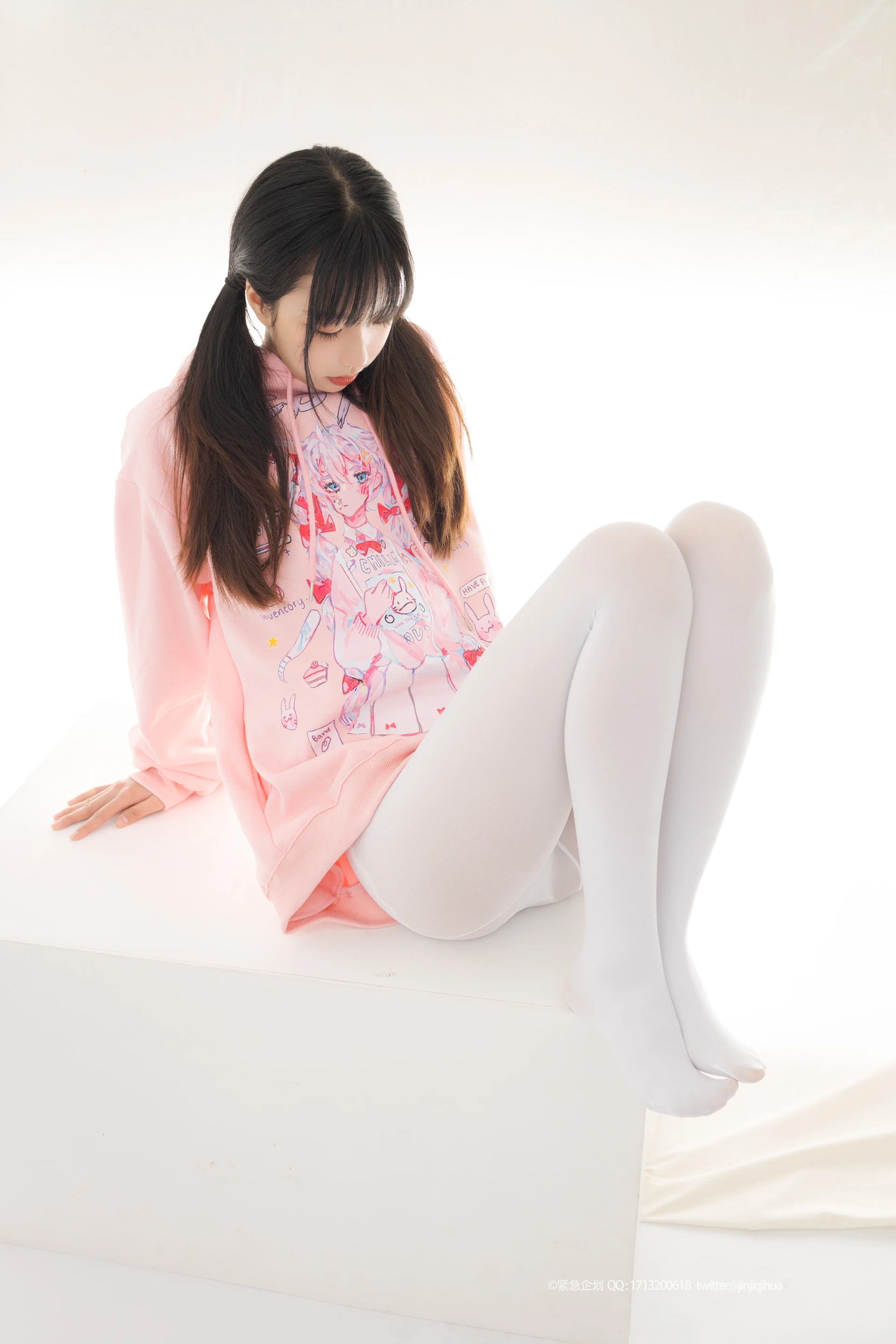 紧急企划 VOL.012 [98P1V-1.19G] 一只喵喵梓一只喵喵梓, 可爱, 白丝, 紧急企划, 美腿, 美足, 超短裙, 黑丝