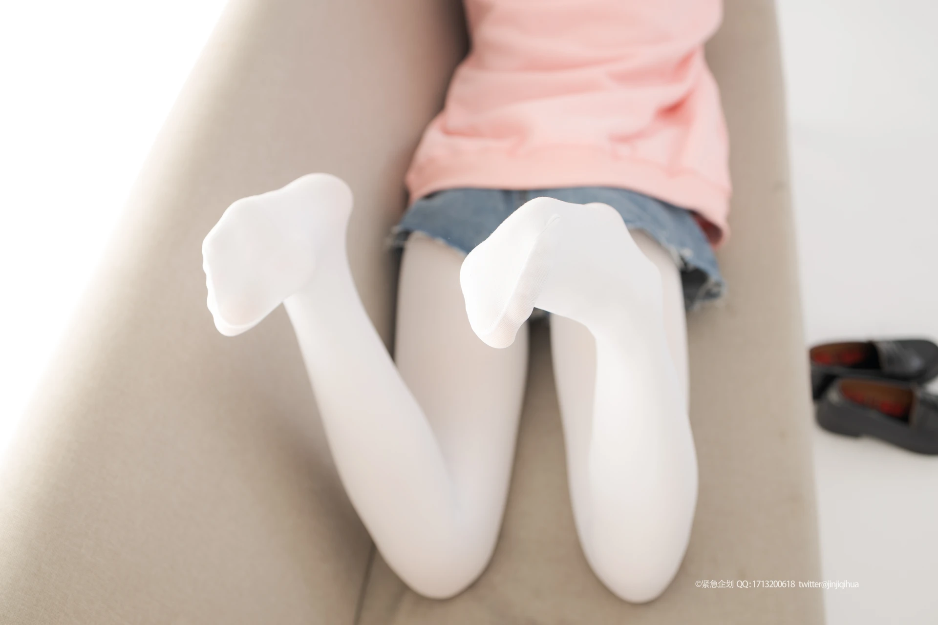 紧急企划 VOL.012 [98P1V-1.19G] 一只喵喵梓一只喵喵梓, 可爱, 白丝, 紧急企划, 美腿, 美足, 超短裙, 黑丝