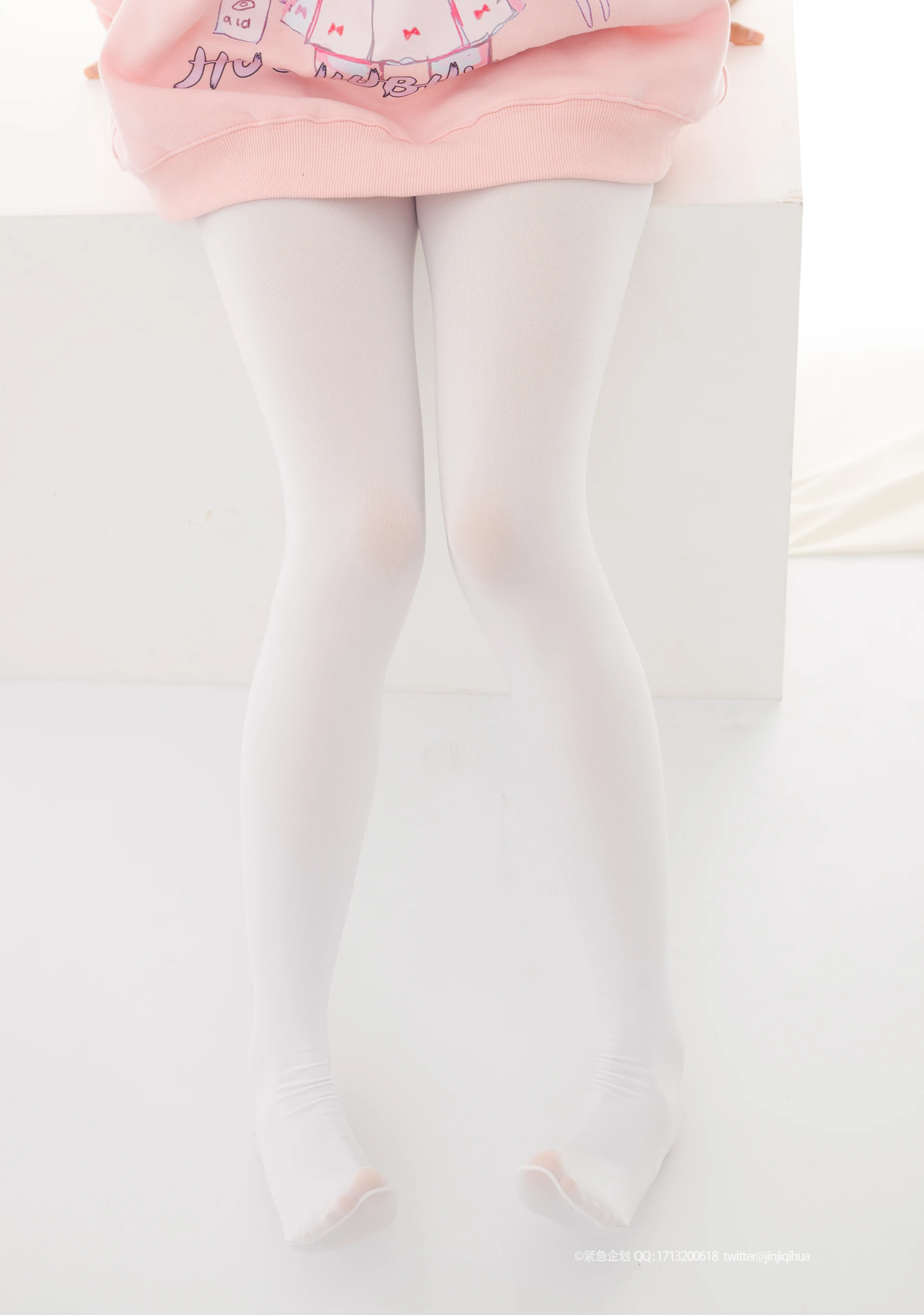 紧急企划 VOL.012 [98P1V-1.19G] 一只喵喵梓一只喵喵梓, 可爱, 白丝, 紧急企划, 美腿, 美足, 超短裙, 黑丝