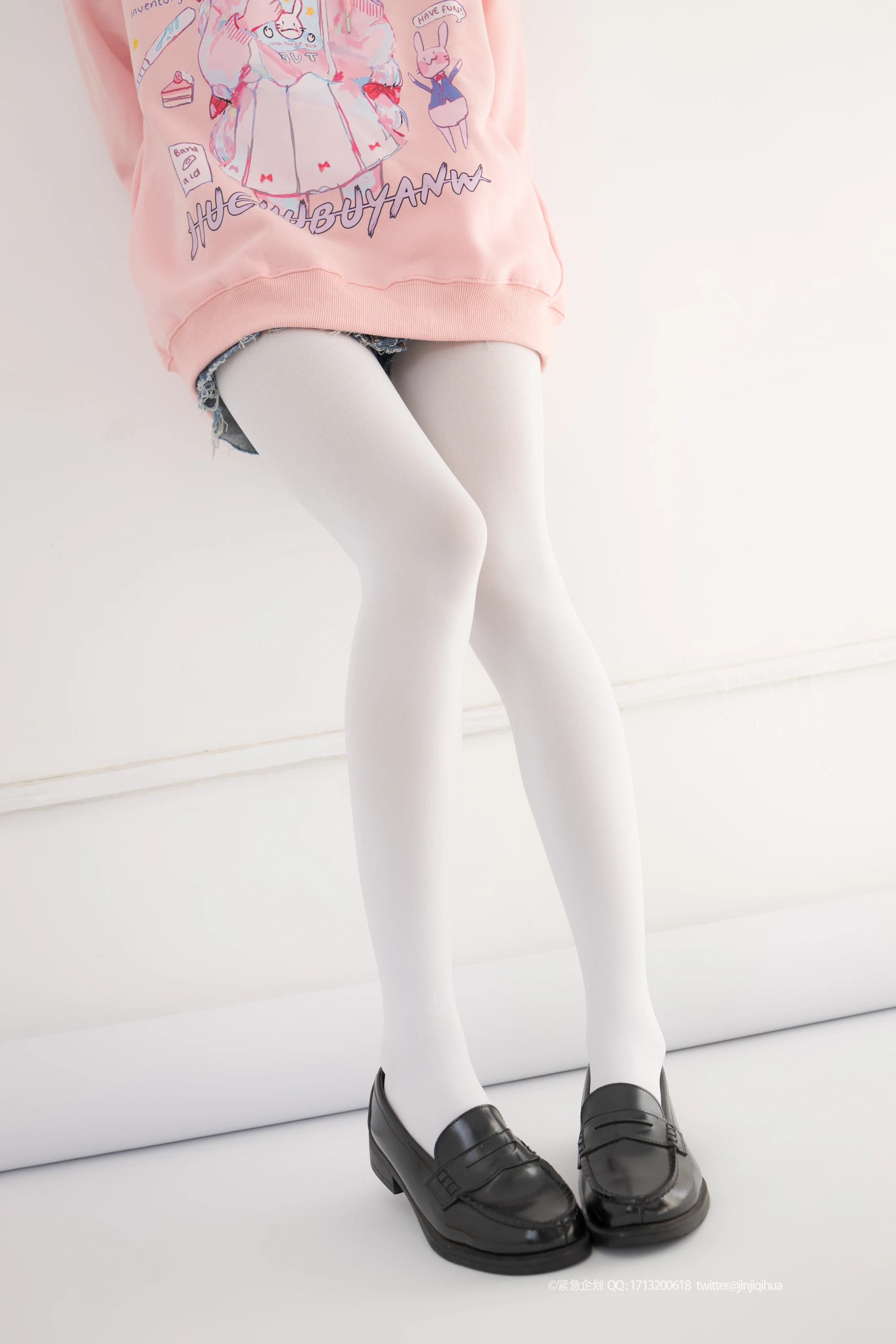 紧急企划 VOL.012 [98P1V-1.19G] 一只喵喵梓一只喵喵梓, 可爱, 白丝, 紧急企划, 美腿, 美足, 超短裙, 黑丝