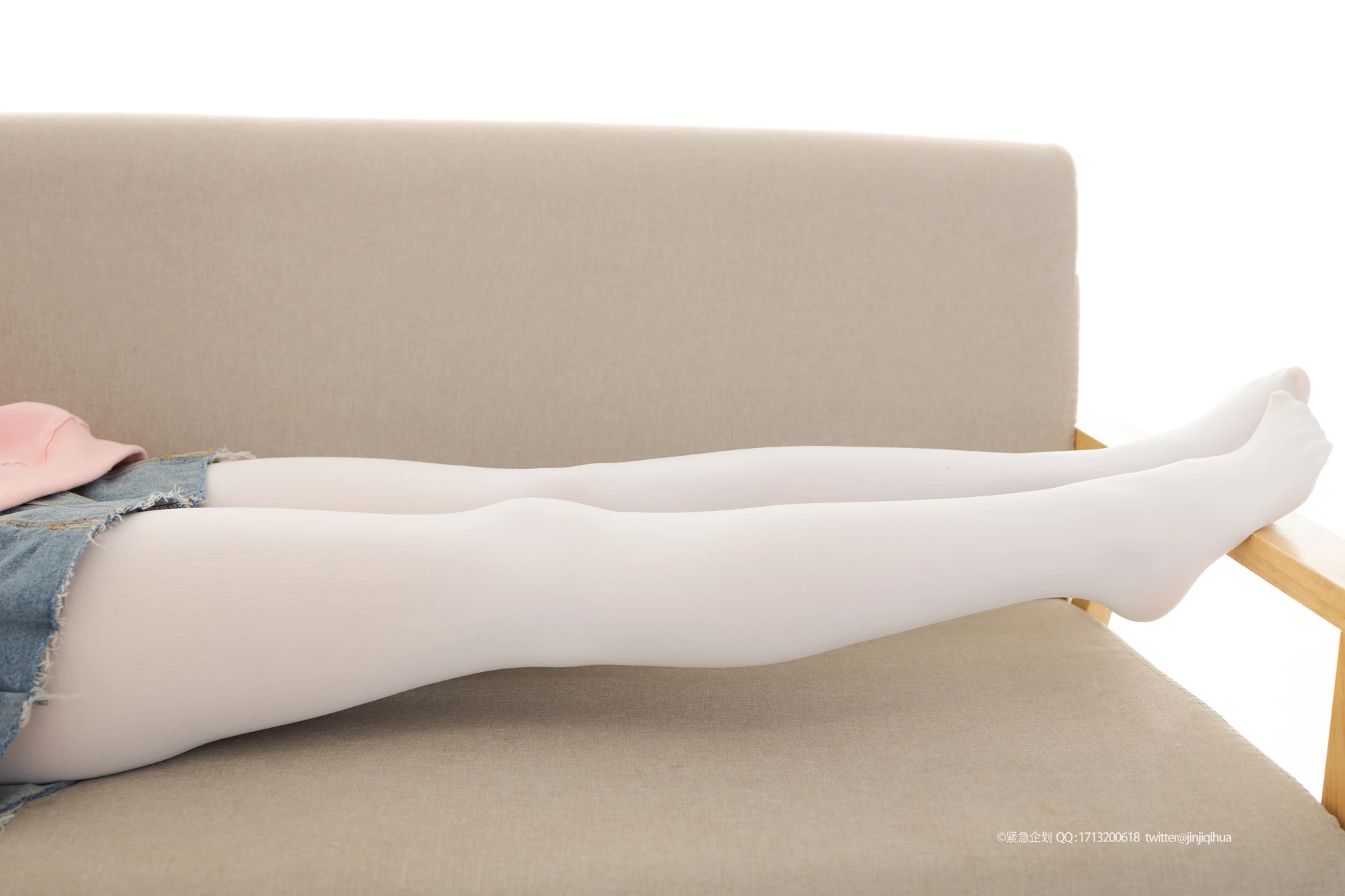 紧急企划 VOL.012 [98P1V-1.19G] 一只喵喵梓一只喵喵梓, 可爱, 白丝, 紧急企划, 美腿, 美足, 超短裙, 黑丝