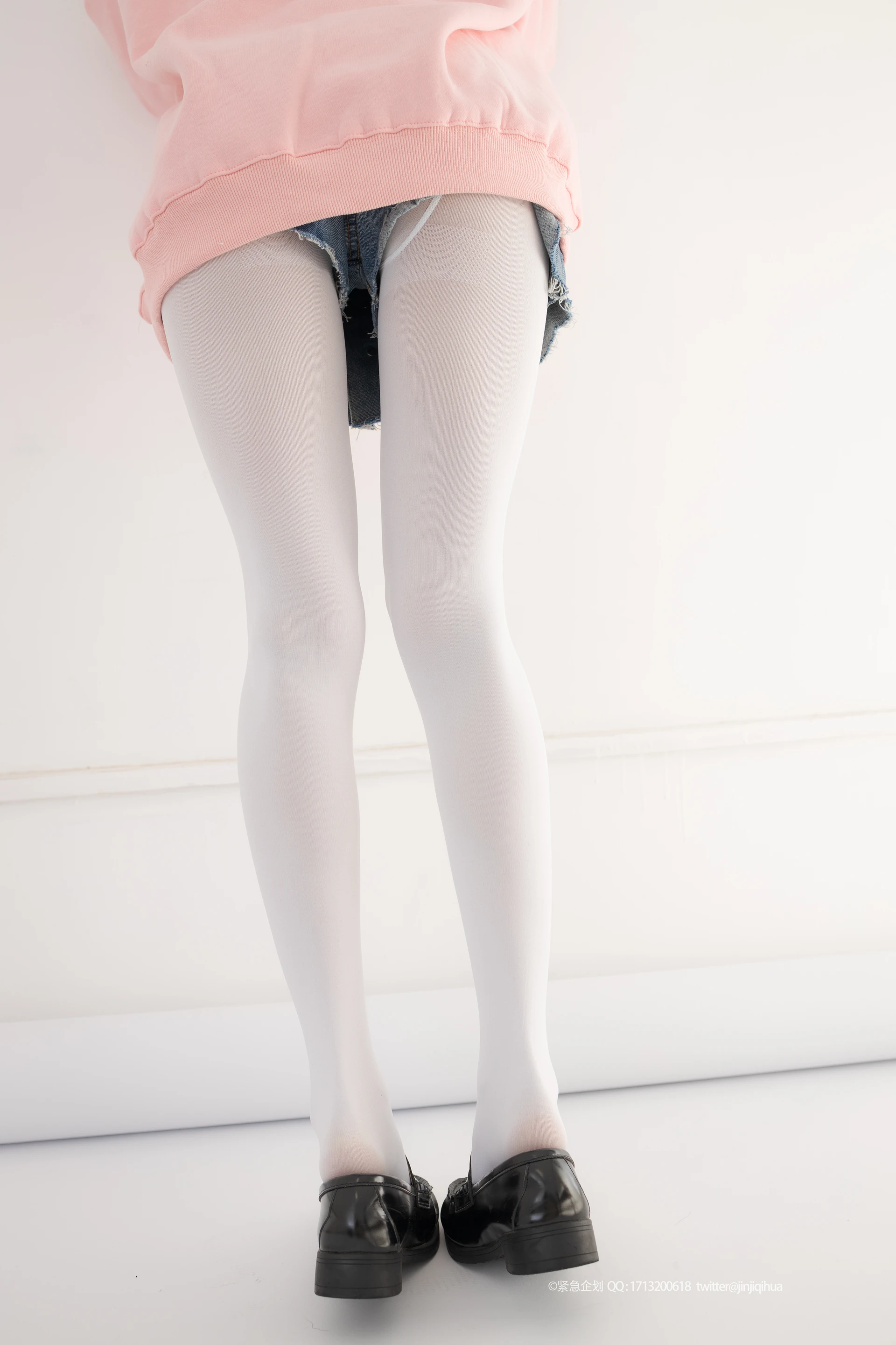 紧急企划 VOL.012 [98P1V-1.19G] 一只喵喵梓一只喵喵梓, 可爱, 白丝, 紧急企划, 美腿, 美足, 超短裙, 黑丝