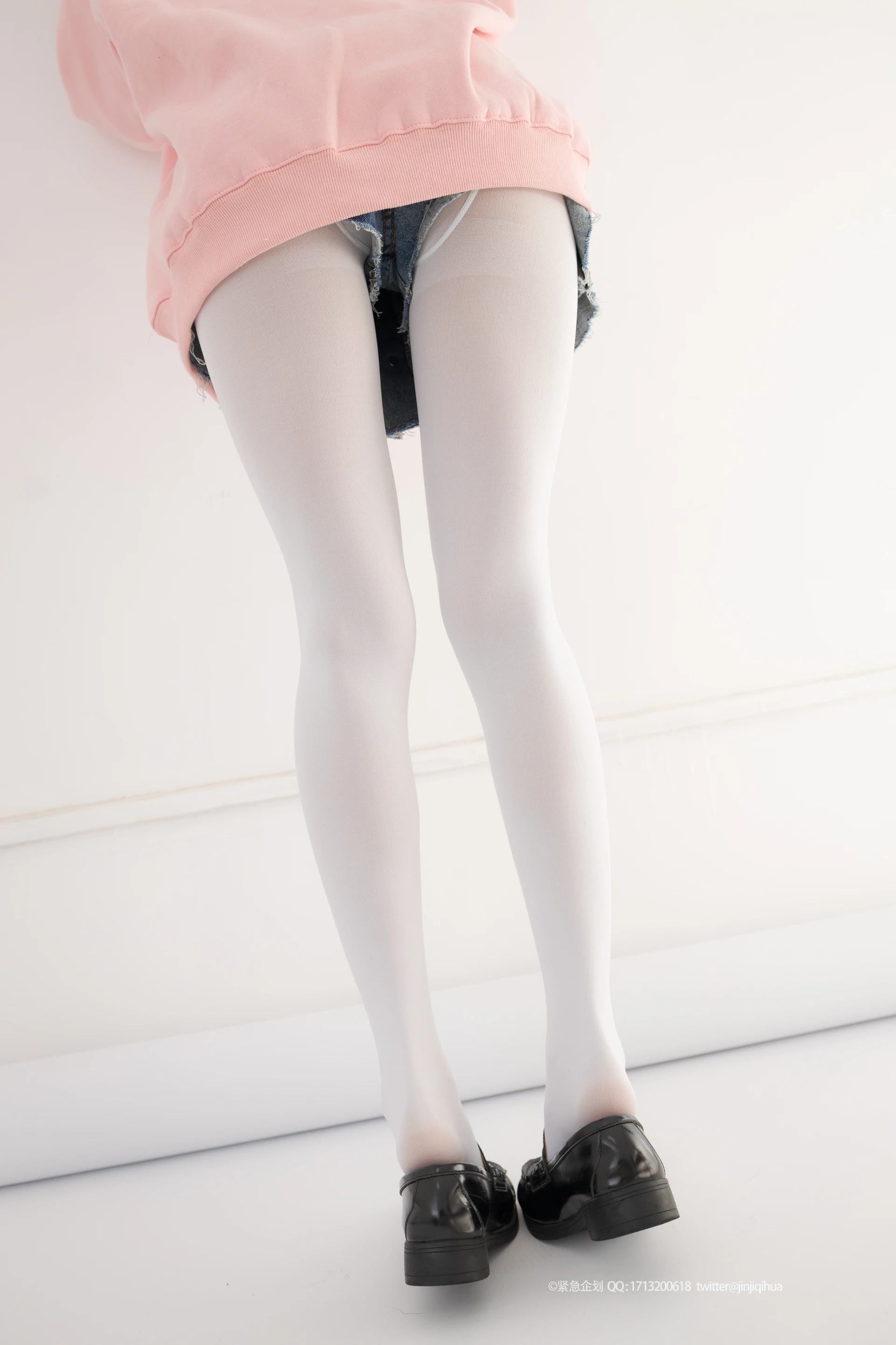 紧急企划 VOL.012 [98P1V-1.19G] 一只喵喵梓一只喵喵梓, 可爱, 白丝, 紧急企划, 美腿, 美足, 超短裙, 黑丝