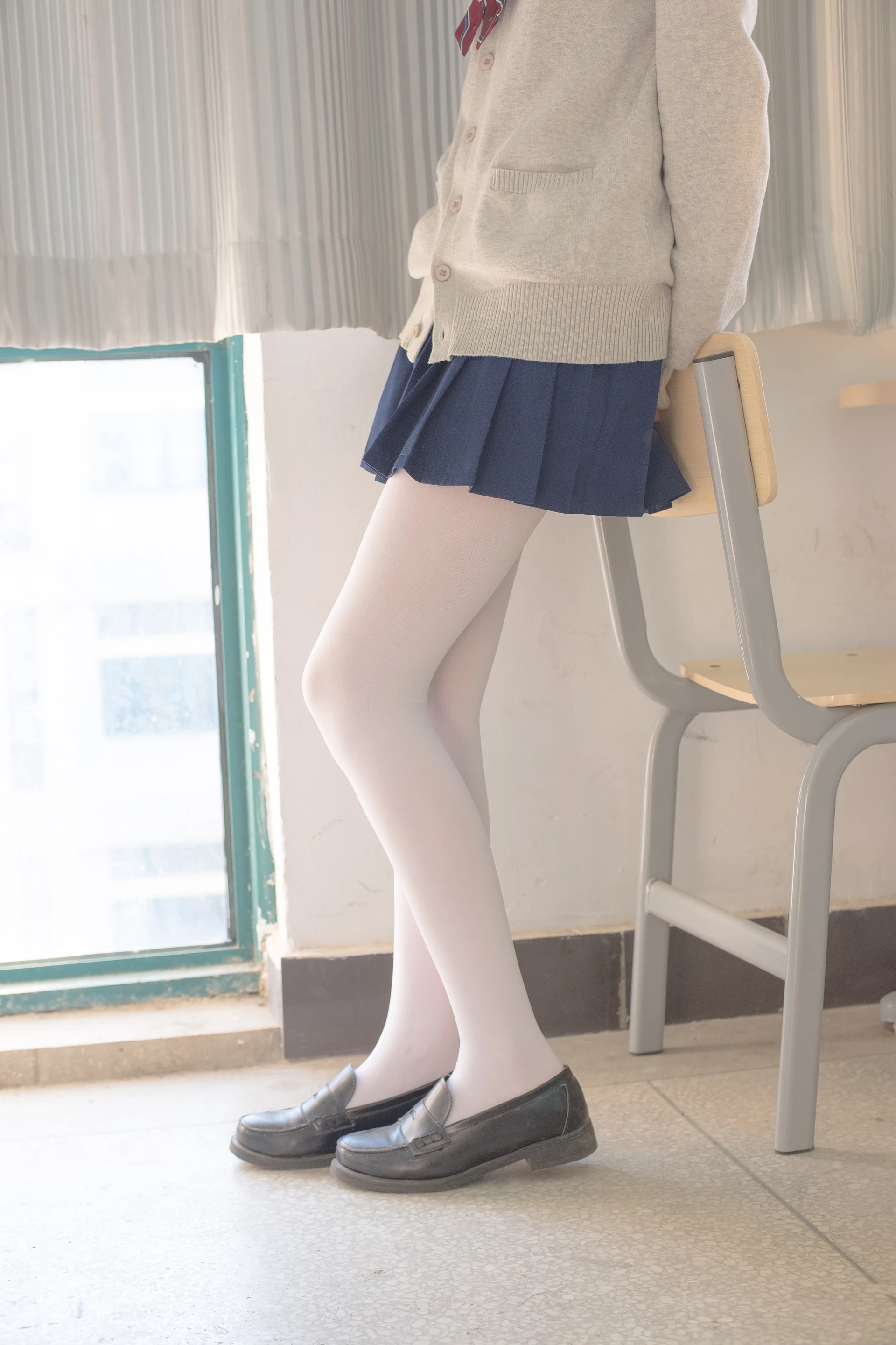 森萝财团 SSR-004 [98P-555M]校服, 森萝财团, 白丝