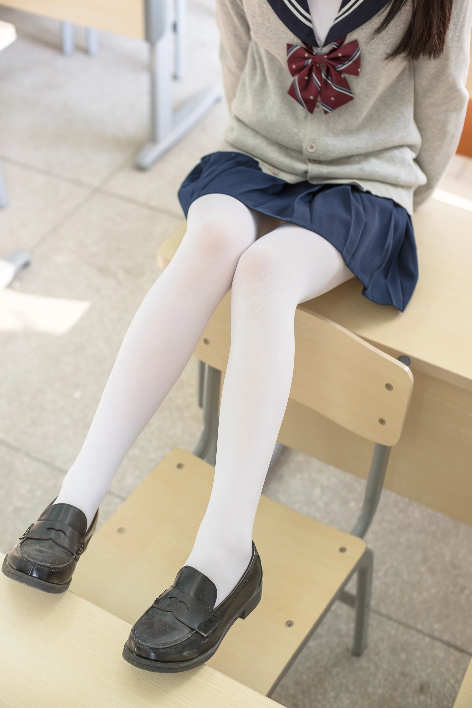 森萝财团 SSR-004 [98P-555M]校服, 森萝财团, 白丝