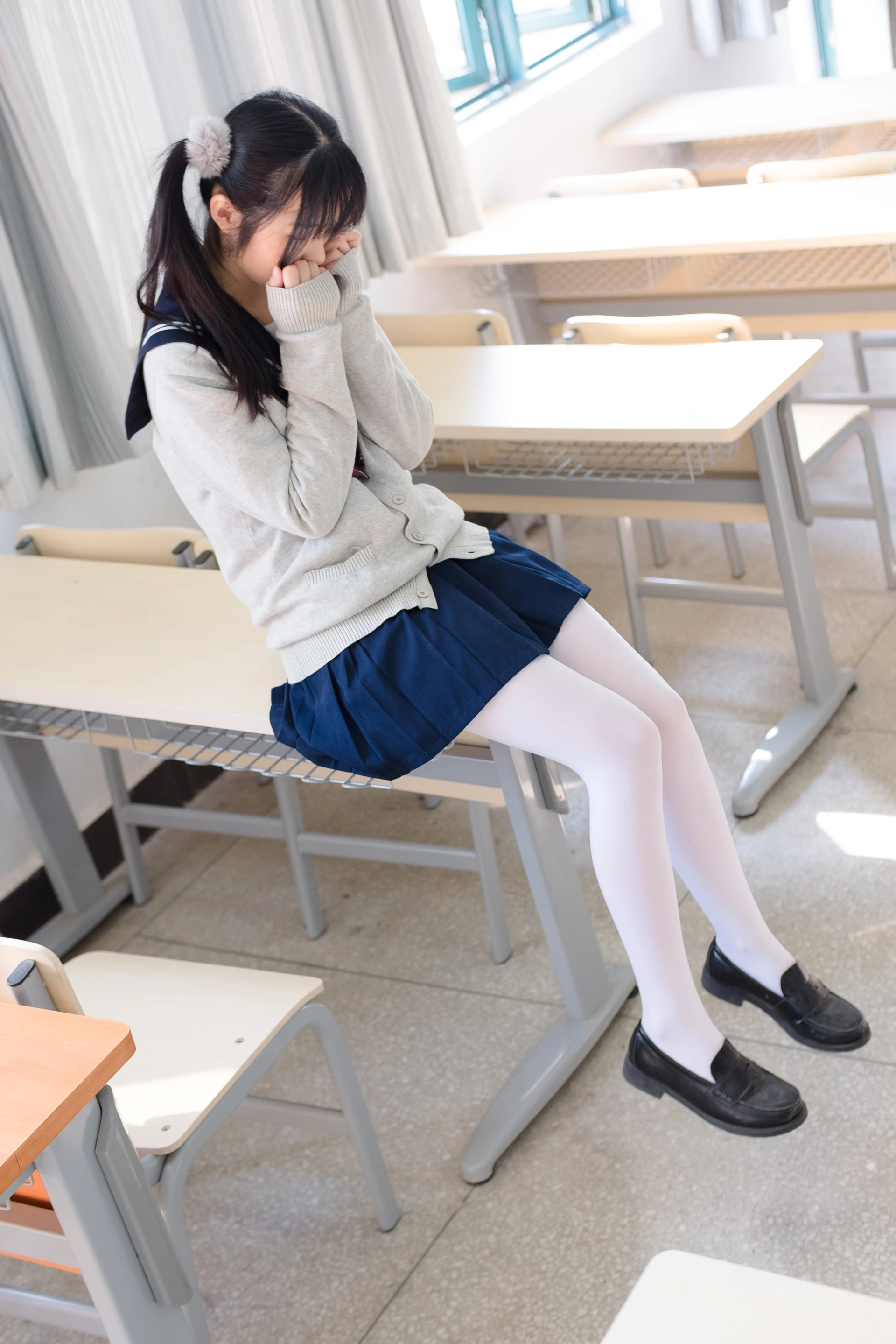 森萝财团 SSR-004 [98P-555M]校服, 森萝财团, 白丝