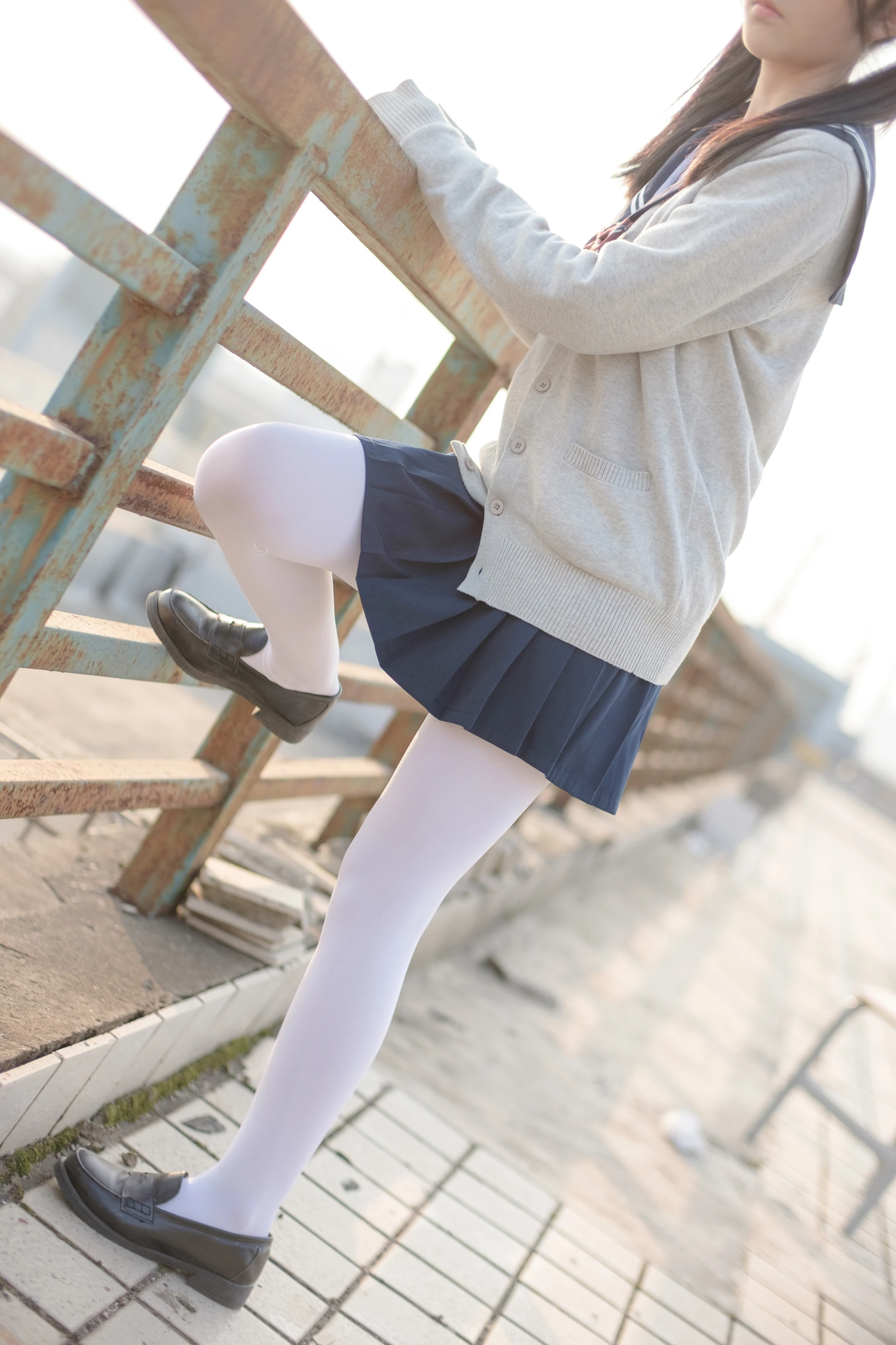 森萝财团 SSR-004 [98P-555M]校服, 森萝财团, 白丝