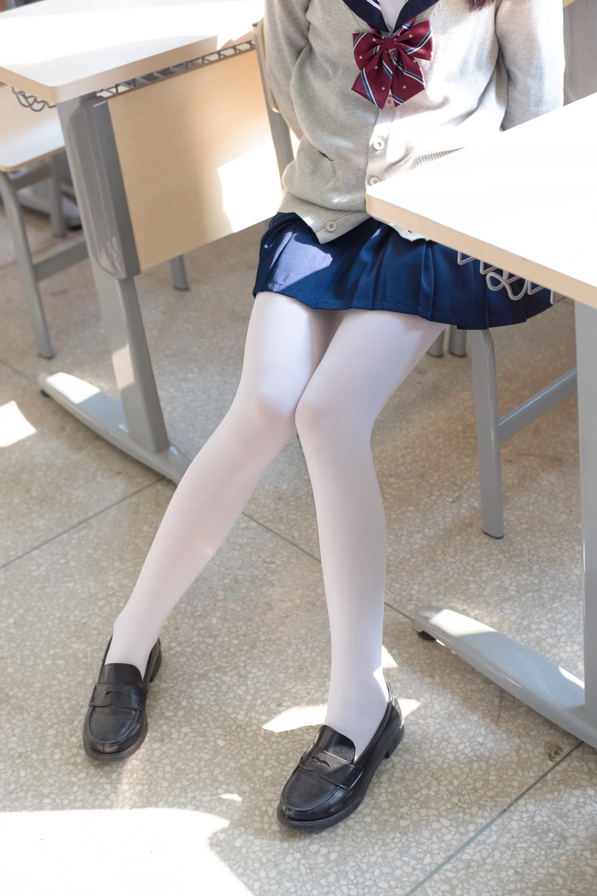 森萝财团 SSR-004 [98P-555M]校服, 森萝财团, 白丝