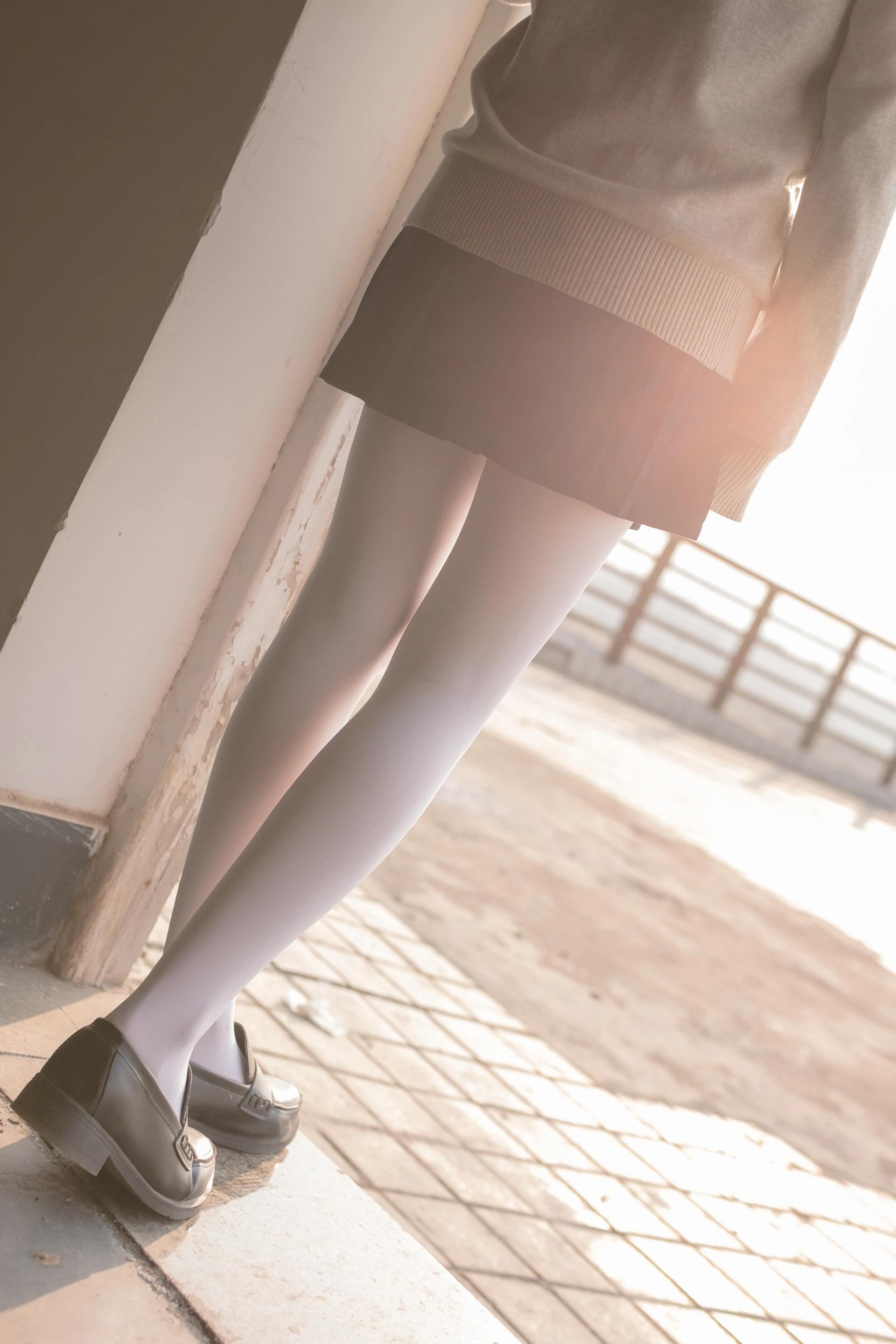 森萝财团 SSR-004 [98P-555M]校服, 森萝财团, 白丝