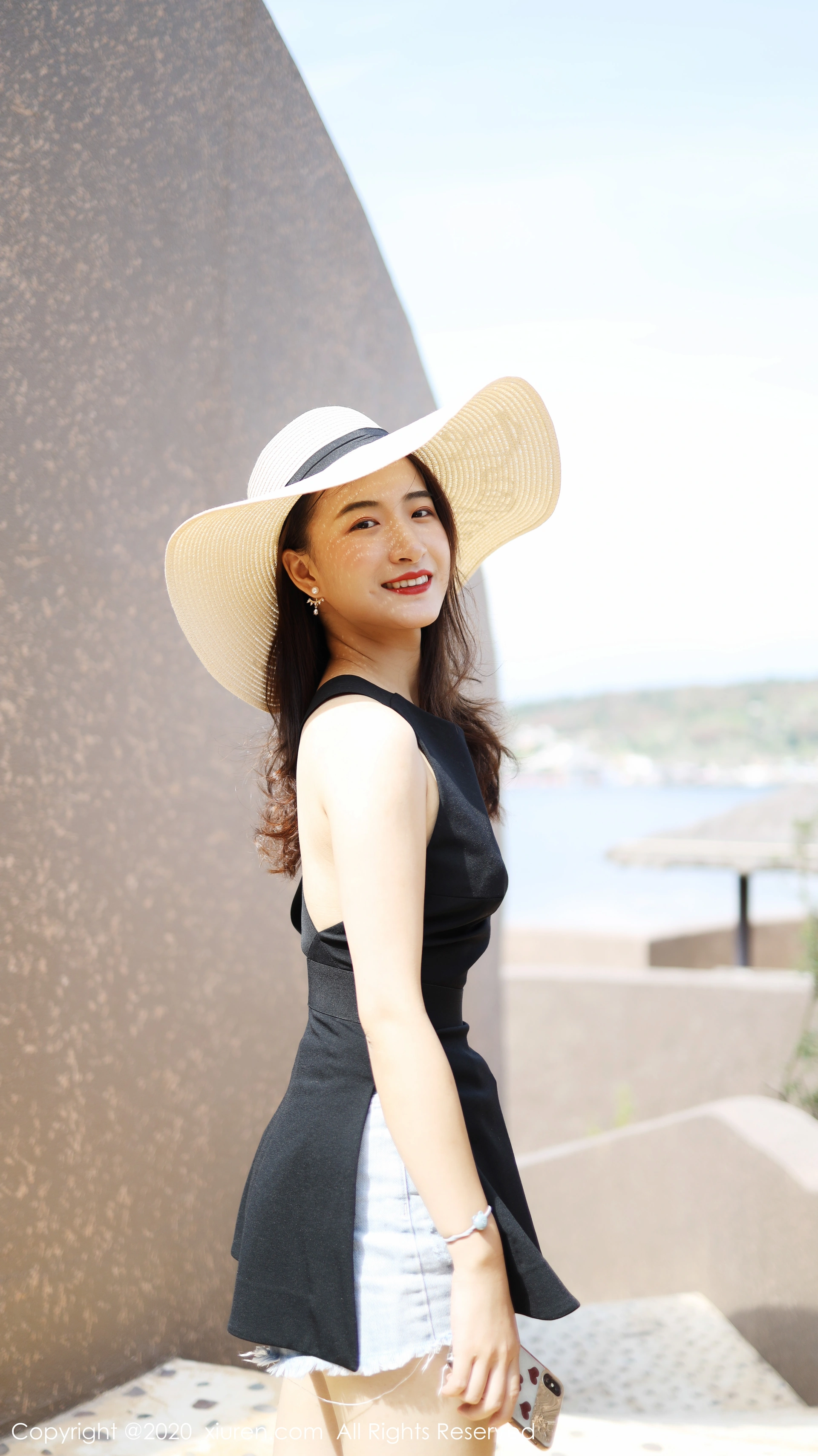 XIUREN秀人网 2020.01.21 NO.1956 艺儿拿铁[42+1P／76.6M]