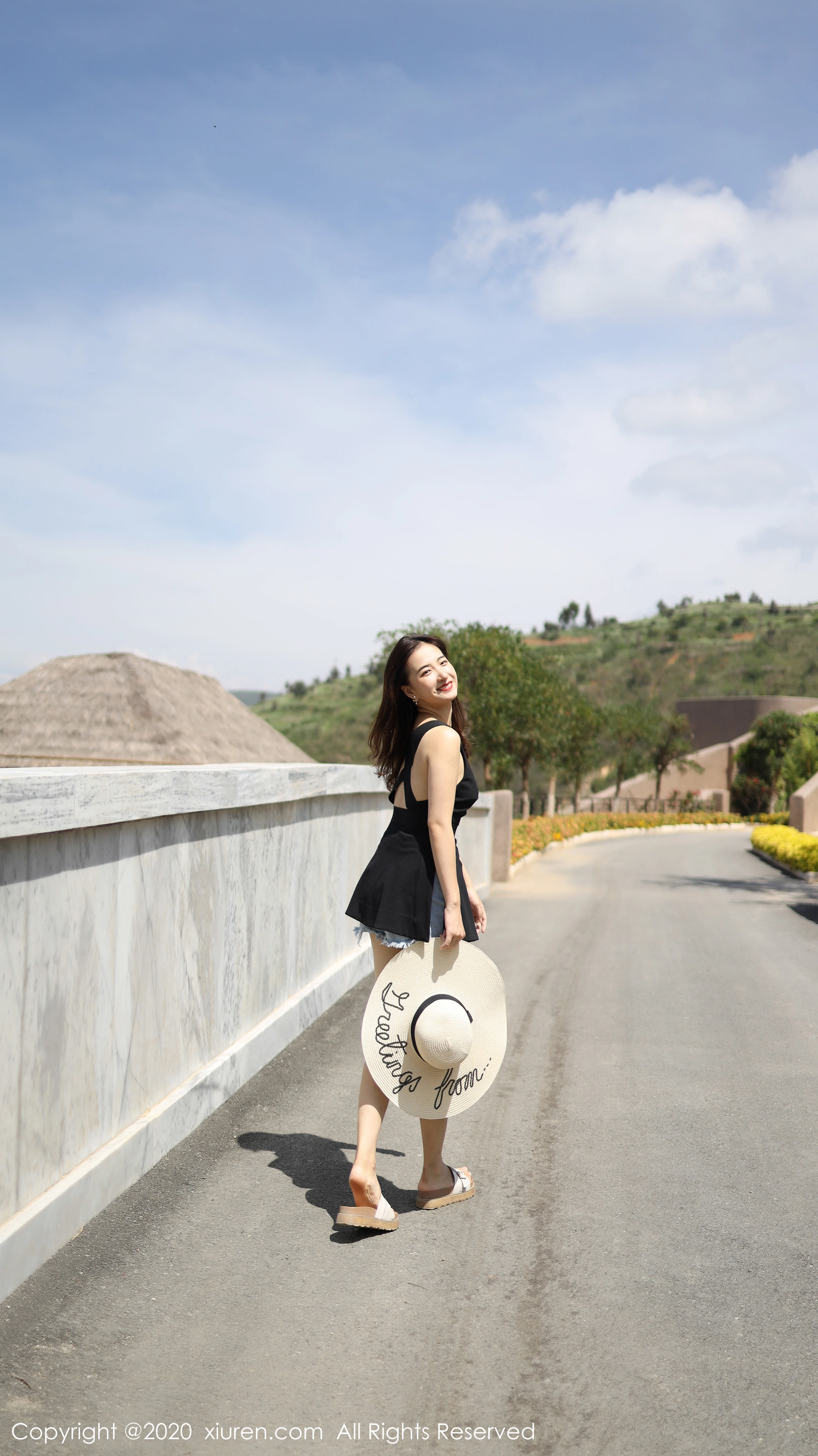 XIUREN秀人网 2020.01.21 NO.1956 艺儿拿铁[42+1P／76.6M]