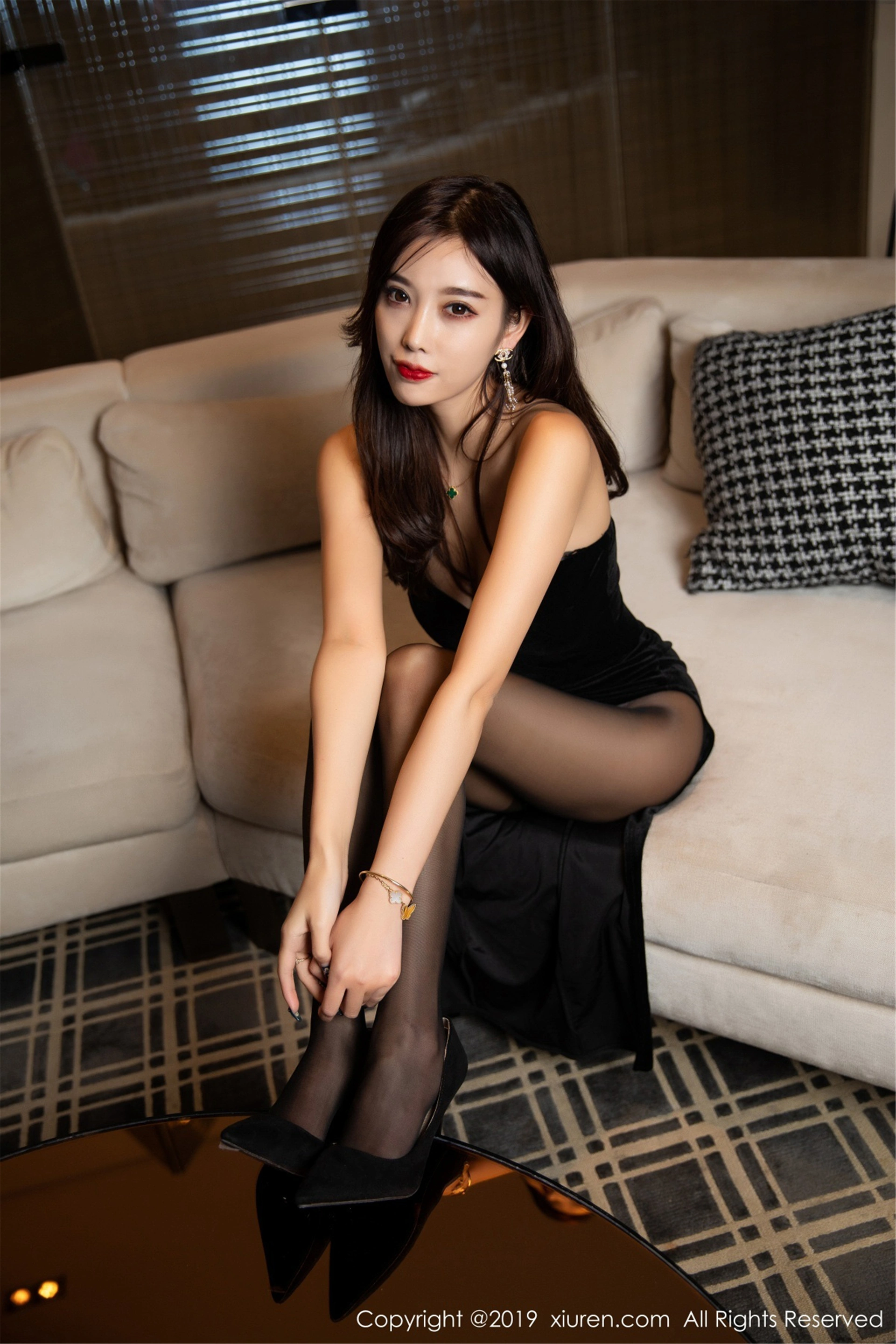 XiuRen秀人网 2019.06.04 No.1483 杨晨晨sugar[86+1P282M]