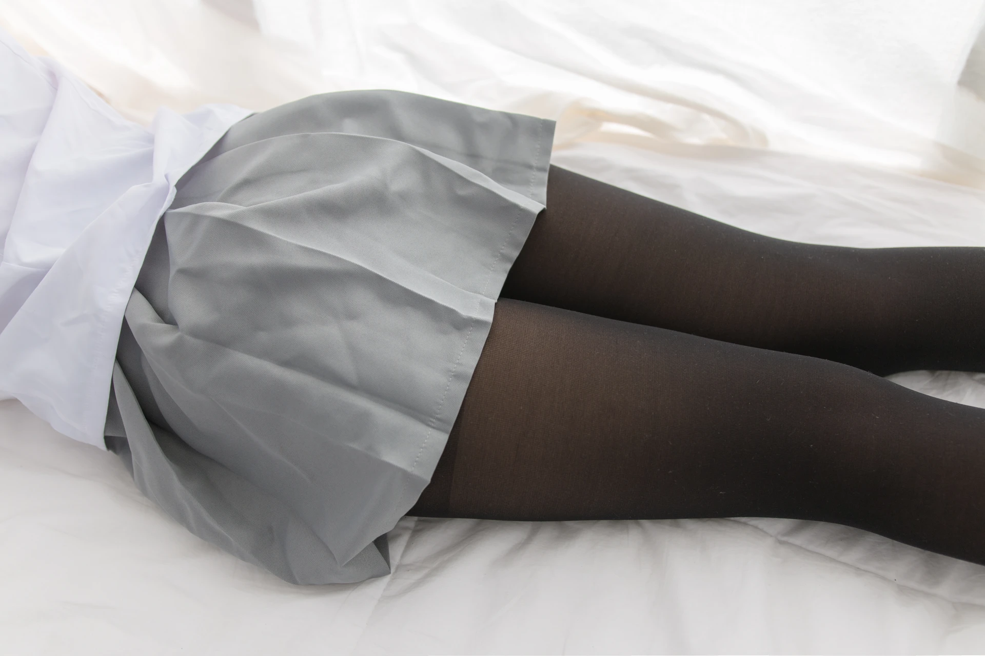 轻兰映画 VOL.003 [74P-447M]制服, 美腿, 轻兰映画, 黑丝