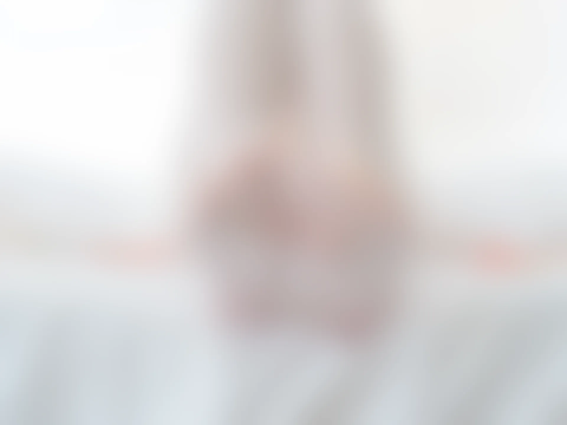 森萝财团 雨云-02E 4K 双马尾白丝连帽衫 [144P1V-8.71GB]