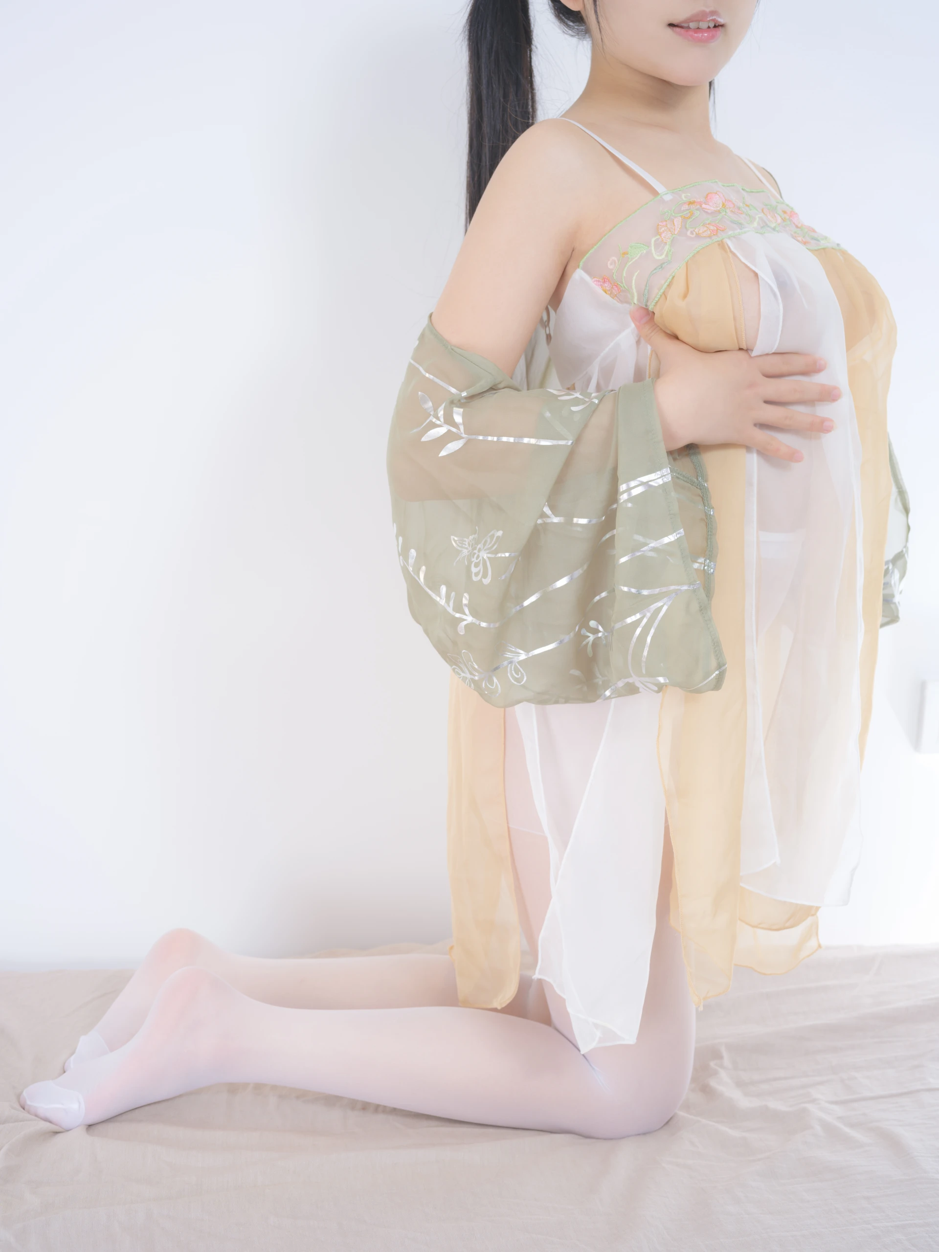 森萝财团 晴涩-16E 4K 双马尾白丝汉服 [78P1V-6.13GB]