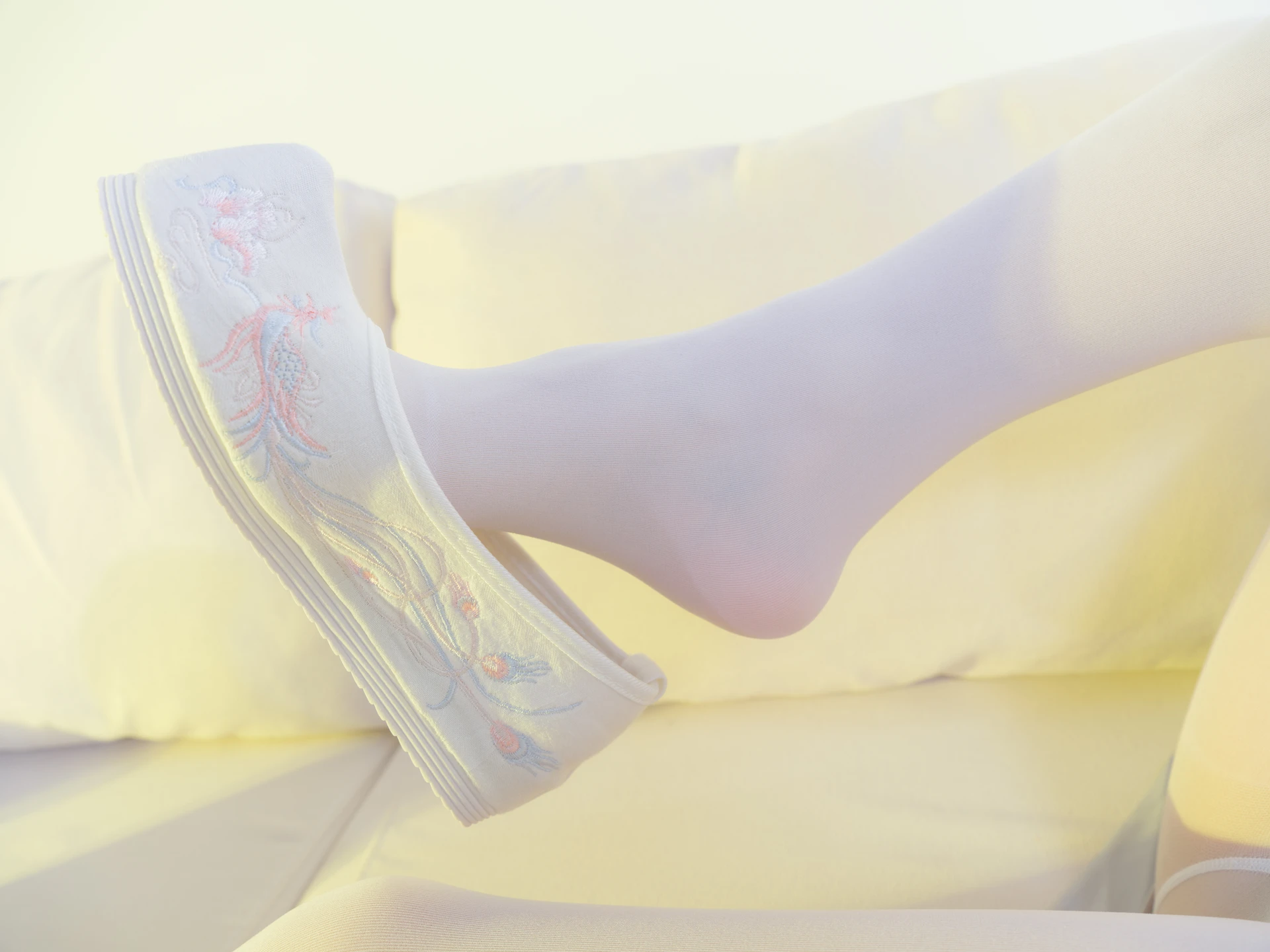 森萝财团 小樱-04E 4K 白丝汉服 [101P1V-5.54GB
