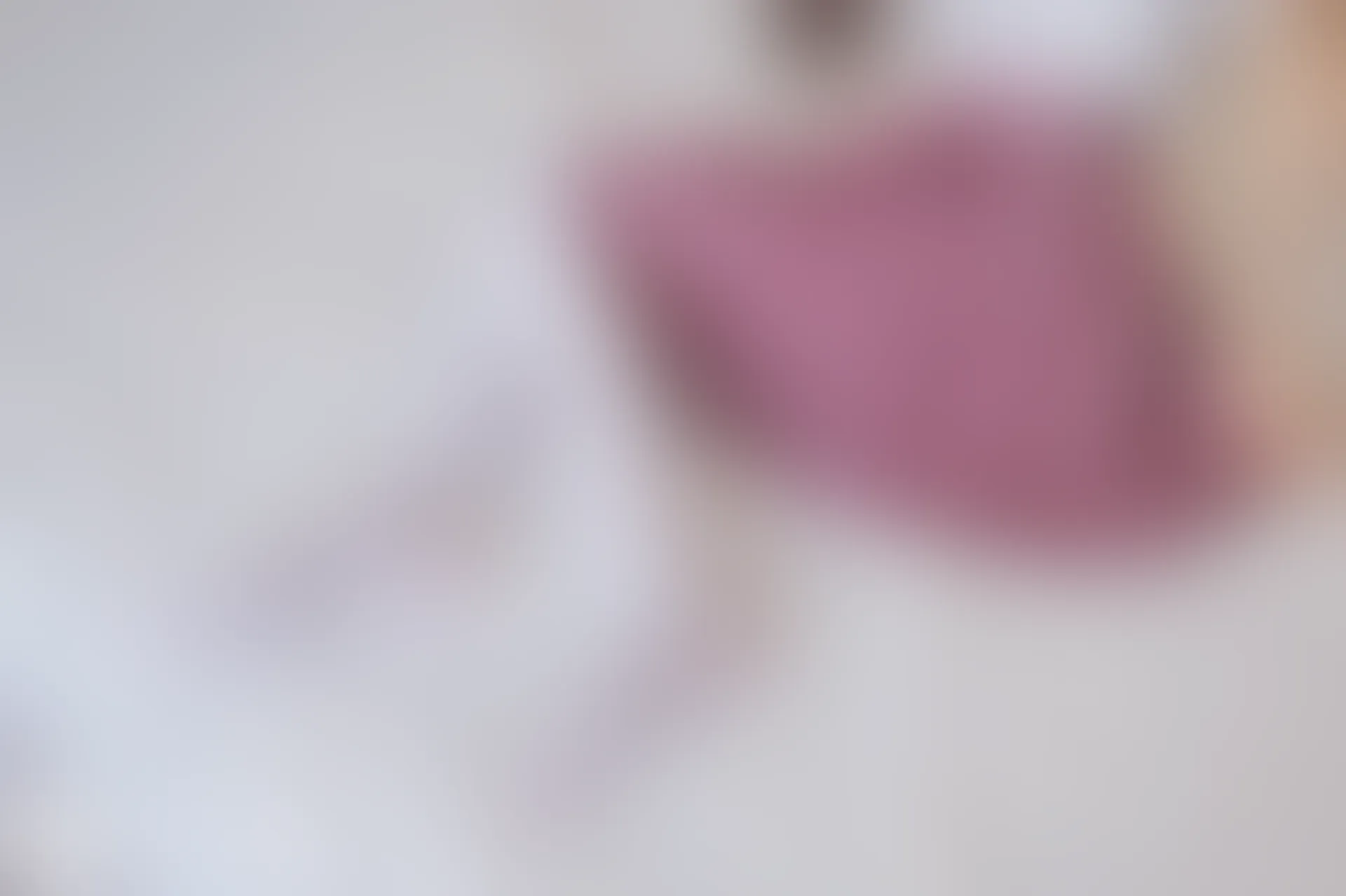 C32.005 红色格裙和白丝 [40P-81MB]