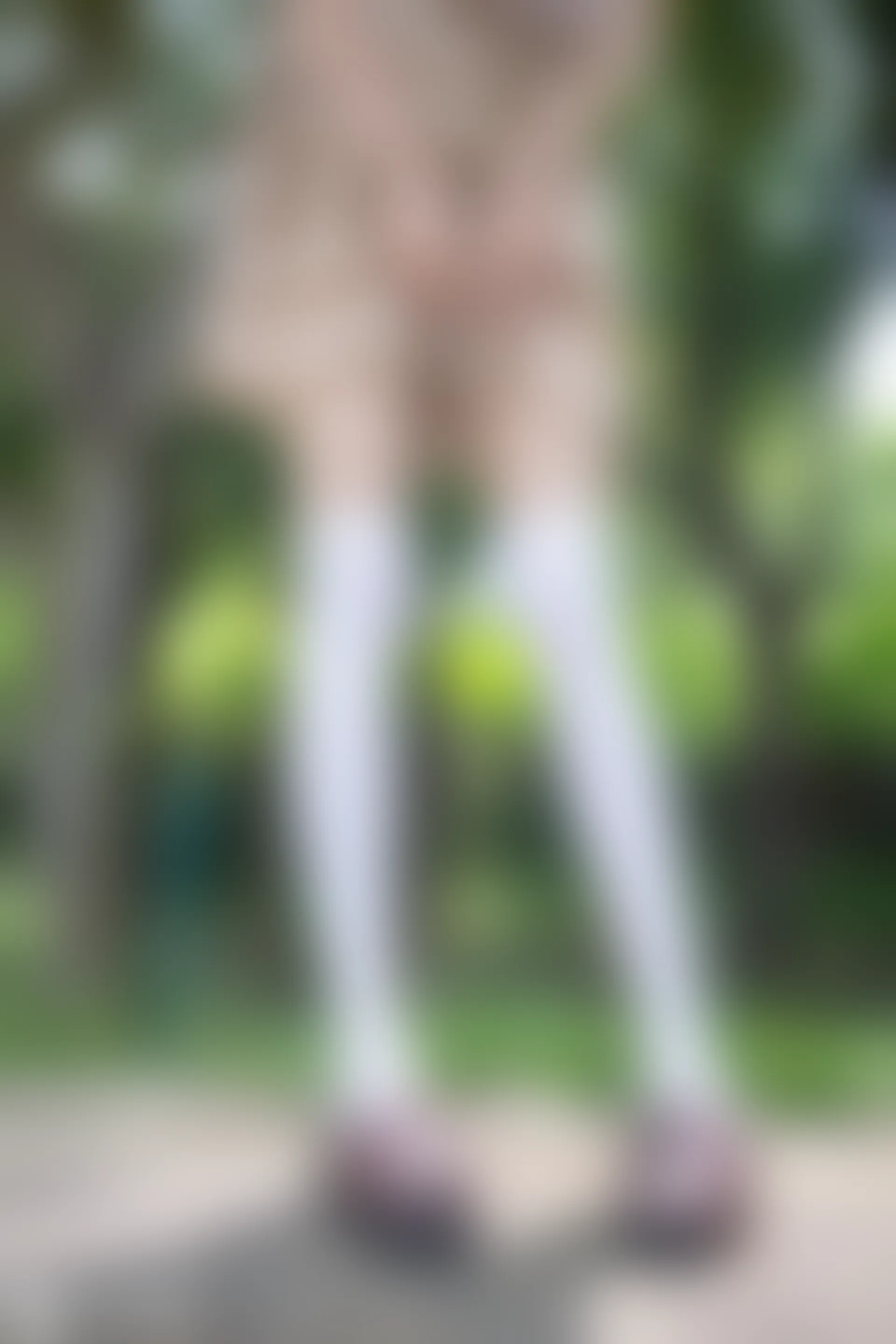 C19.006 树荫里的小细腿 [40P-104MB]