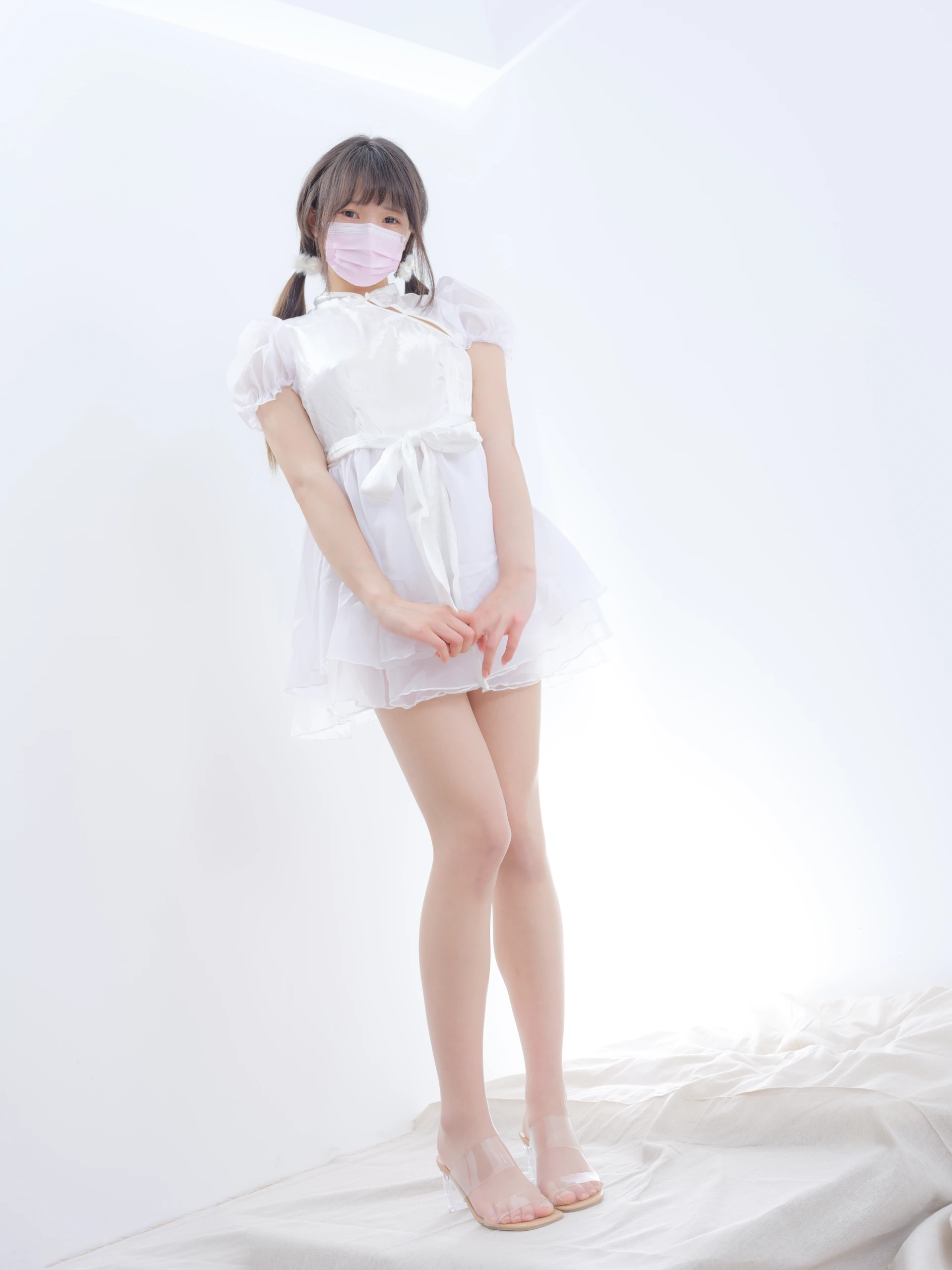 森萝财团 春雪-05E 4K 双马尾肉丝连衣裙 [105P2V-5.16GB]