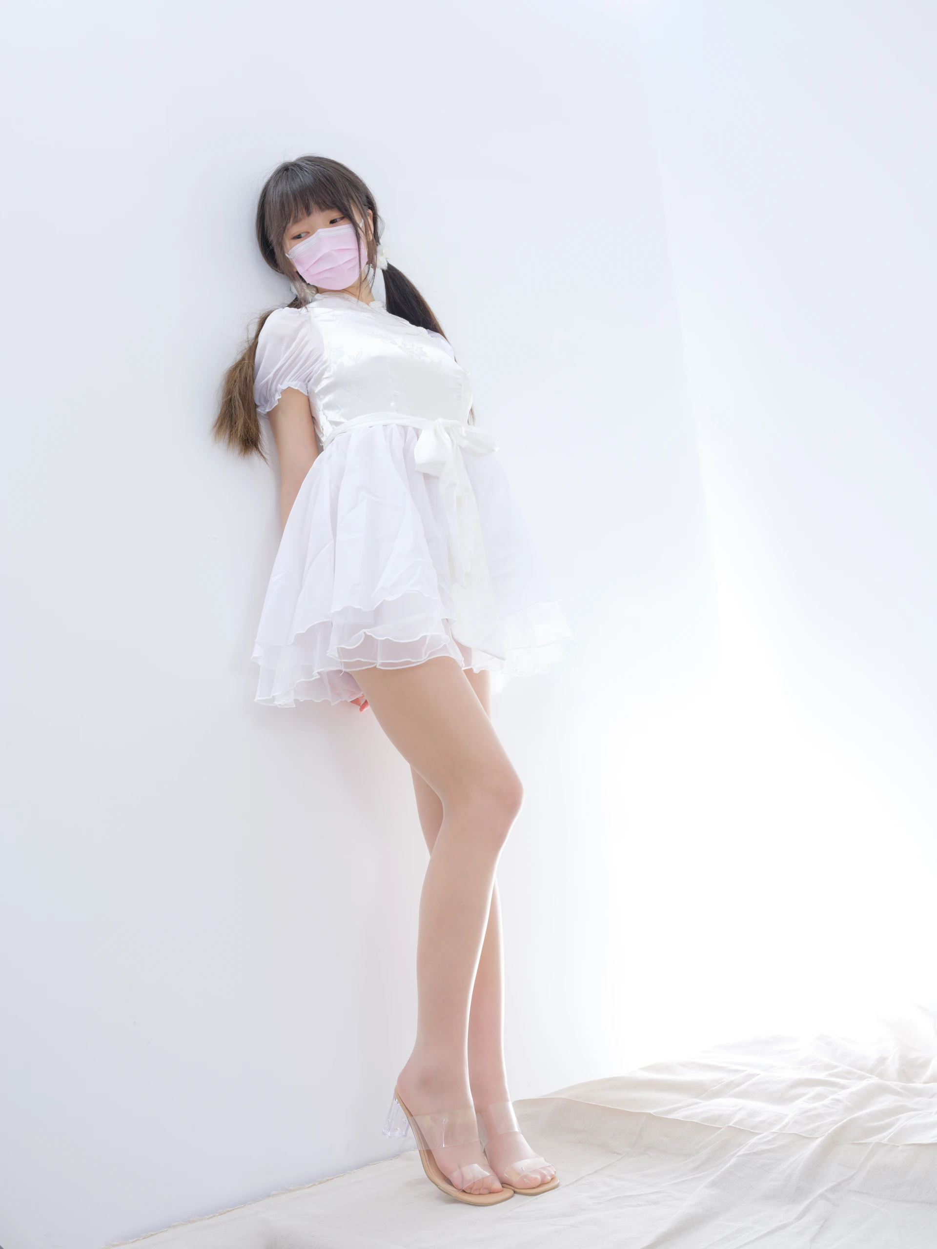 森萝财团 春雪-05E 4K 双马尾肉丝连衣裙 [105P2V-5.16GB]