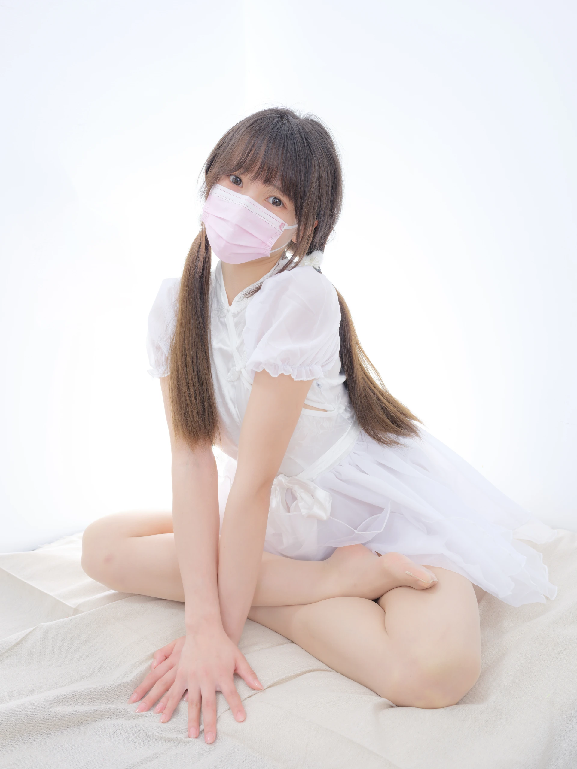 森萝财团 春雪-05E 4K 双马尾肉丝连衣裙 [105P2V-5.16GB]