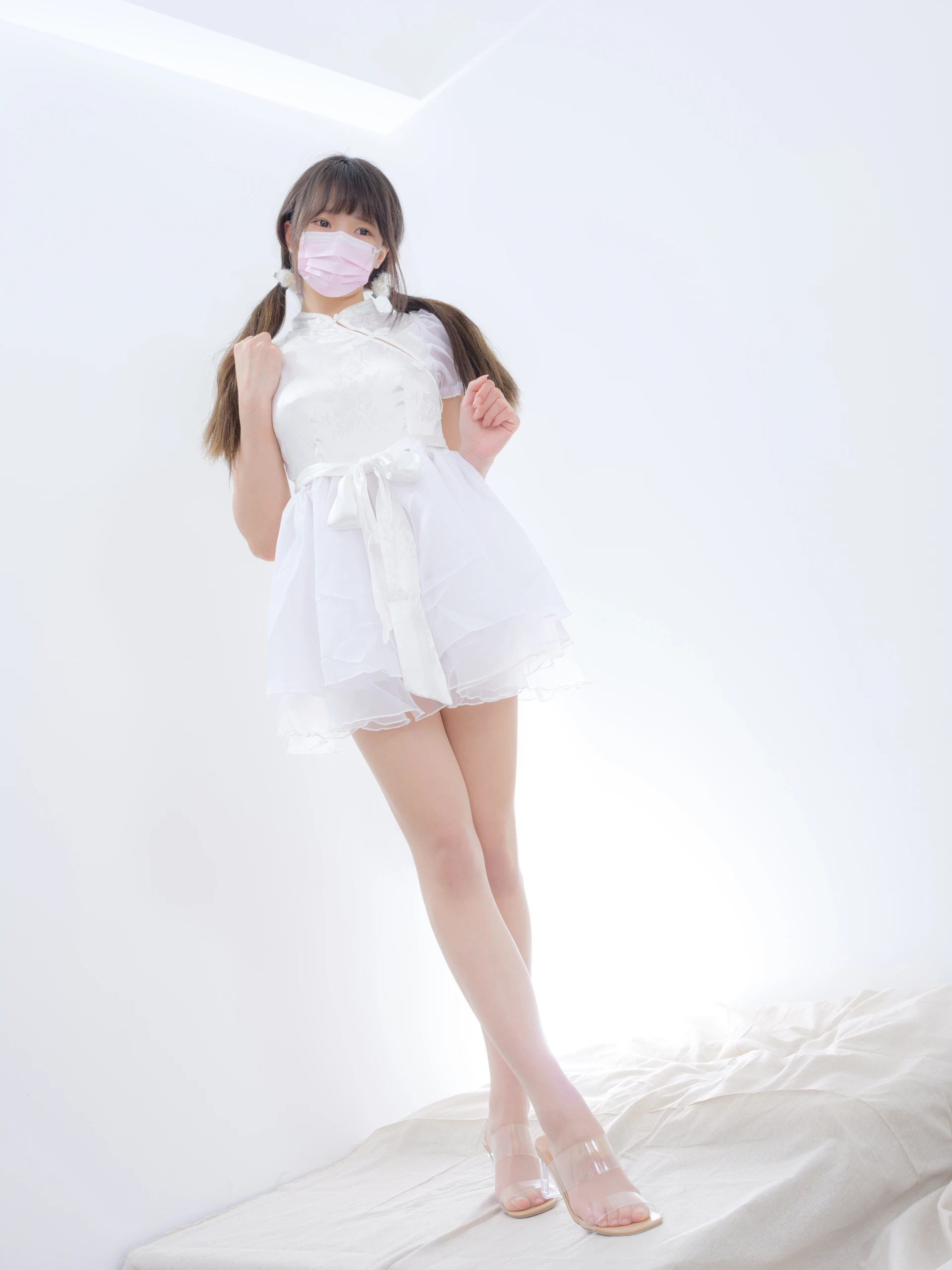 森萝财团 春雪-05E 4K 双马尾肉丝连衣裙 [105P2V-5.16GB]