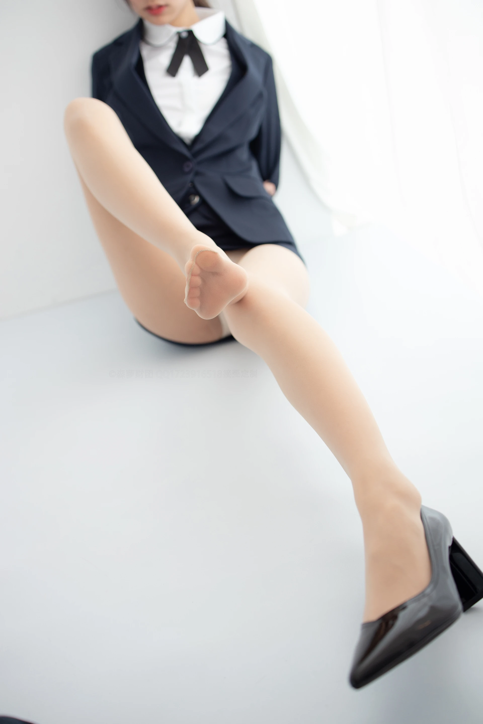 森萝财团 X-050-DZ [146P1V-2.85G]制服, 森萝财团, 美腿, 肉丝