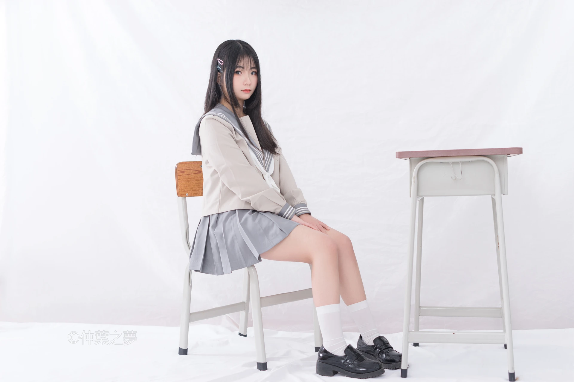 轻兰映画 Grand.008 [81P-307M]白丝, 美腿, 美足, 轻兰映画