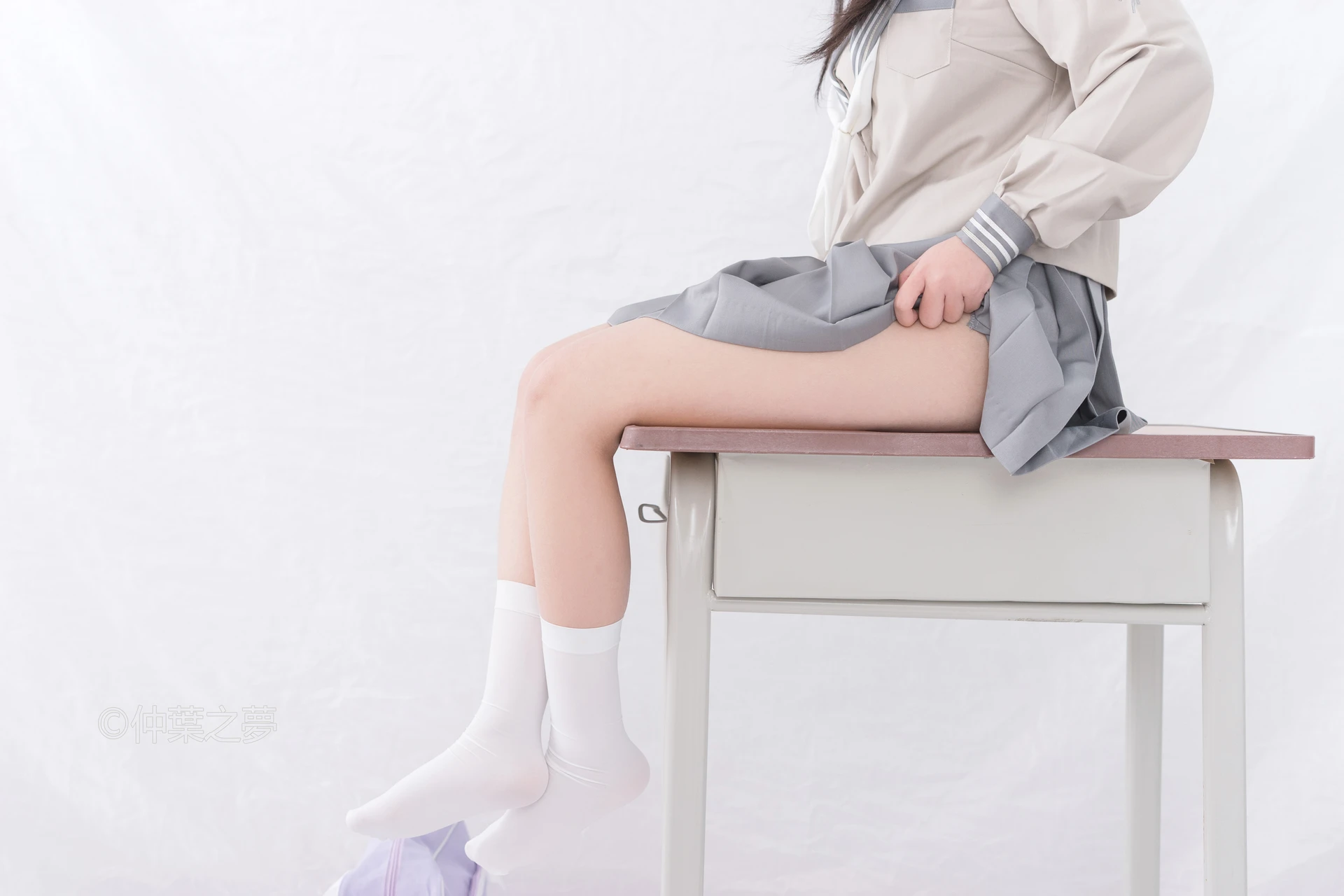 轻兰映画 Grand.008 [81P-307M]白丝, 美腿, 美足, 轻兰映画