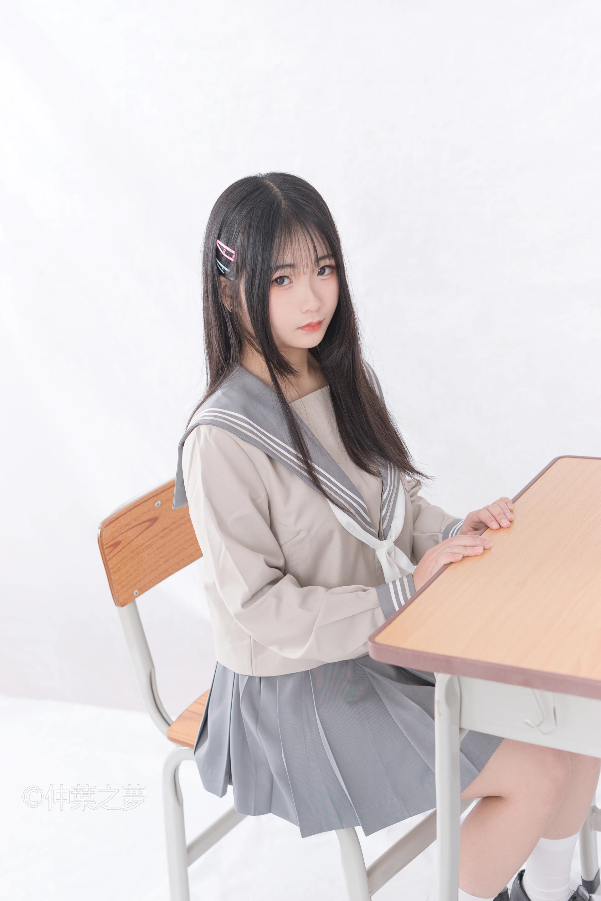 轻兰映画 Grand.008 [81P-307M]白丝, 美腿, 美足, 轻兰映画