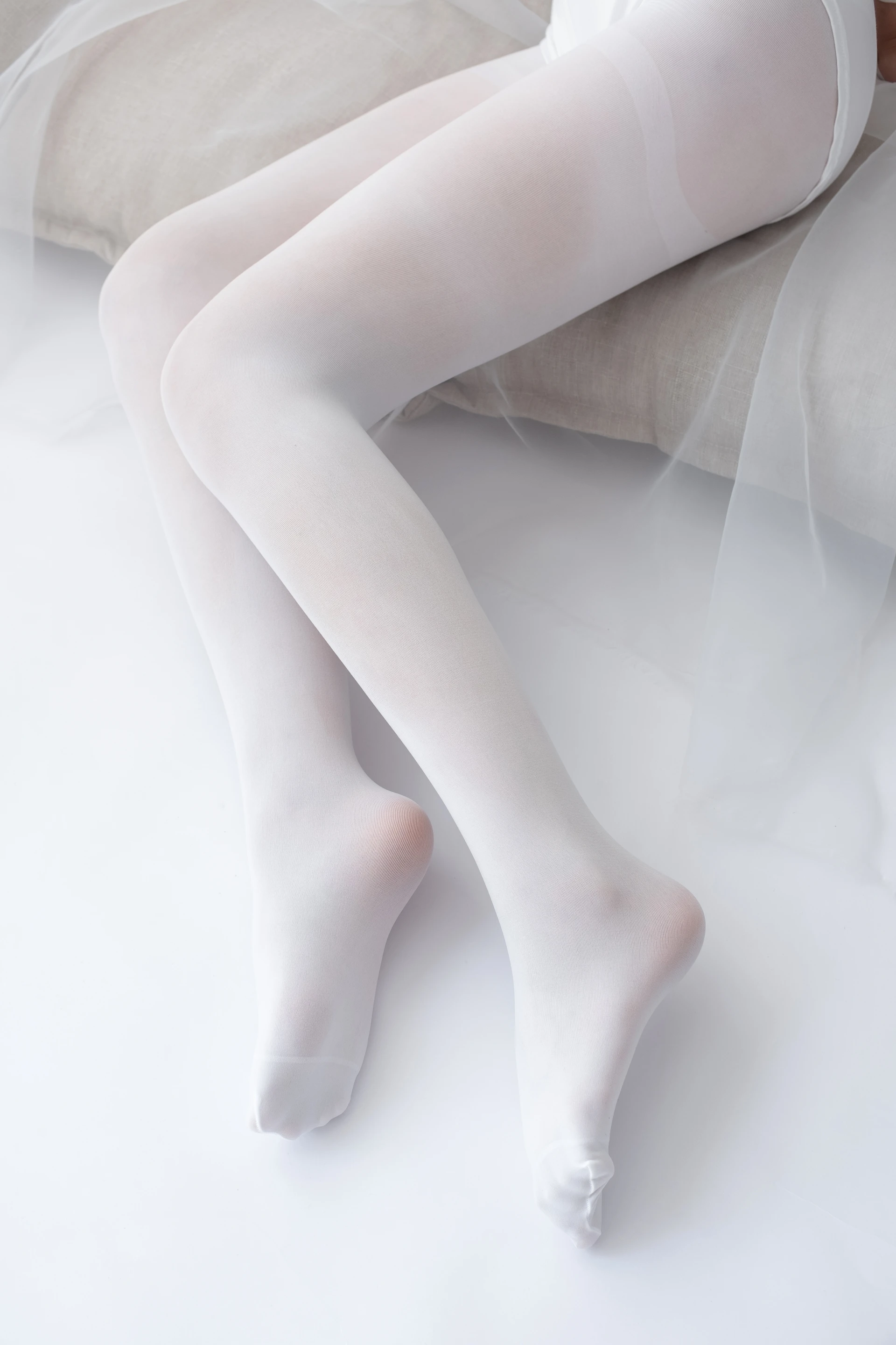 爱花写真 ALPHA-007 [156P-1.39G]可爱, 森萝财团, 爱花写真, 白丝, 美腿, 美足