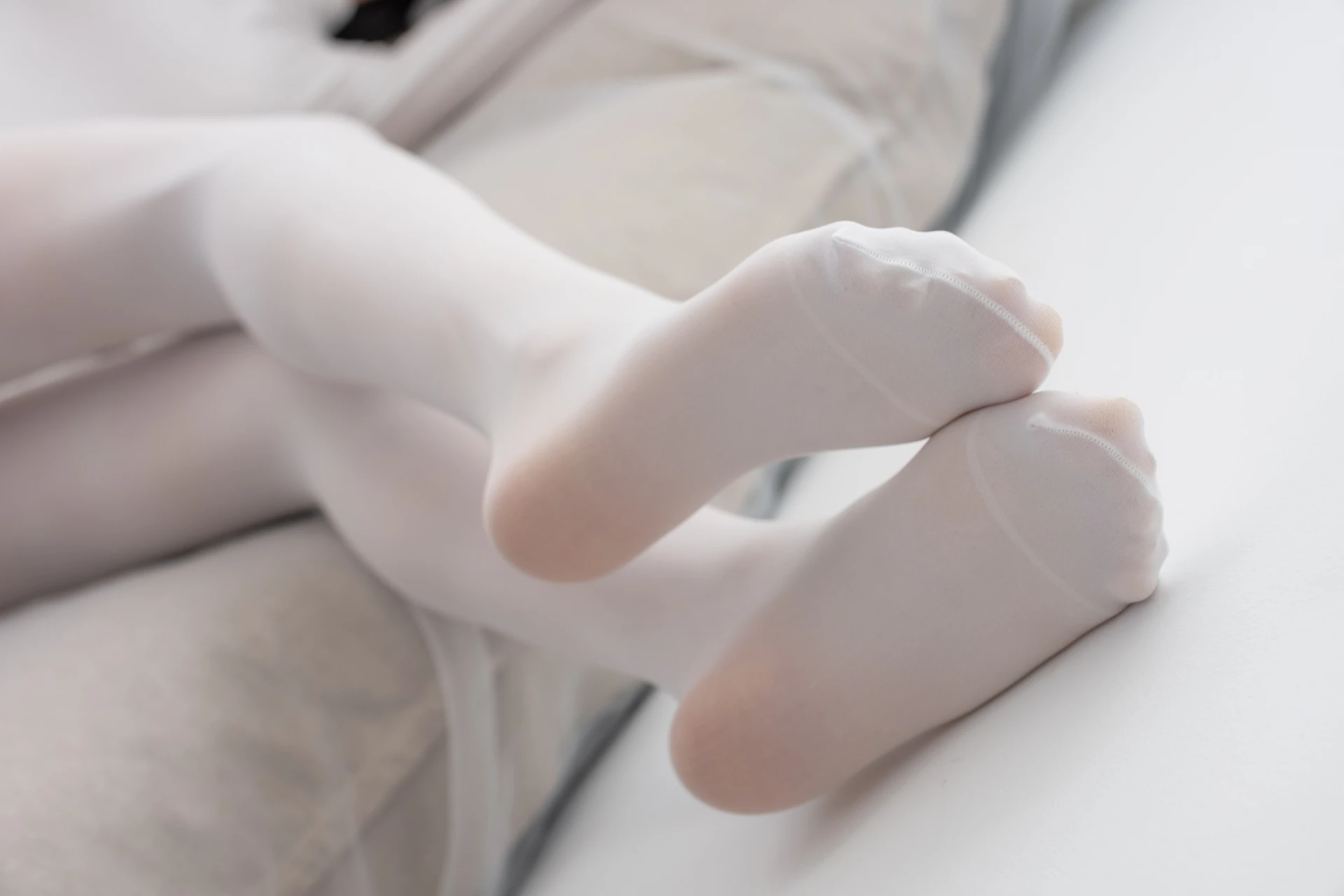 爱花写真 ALPHA-007 [156P-1.39G]可爱, 森萝财团, 爱花写真, 白丝, 美腿, 美足