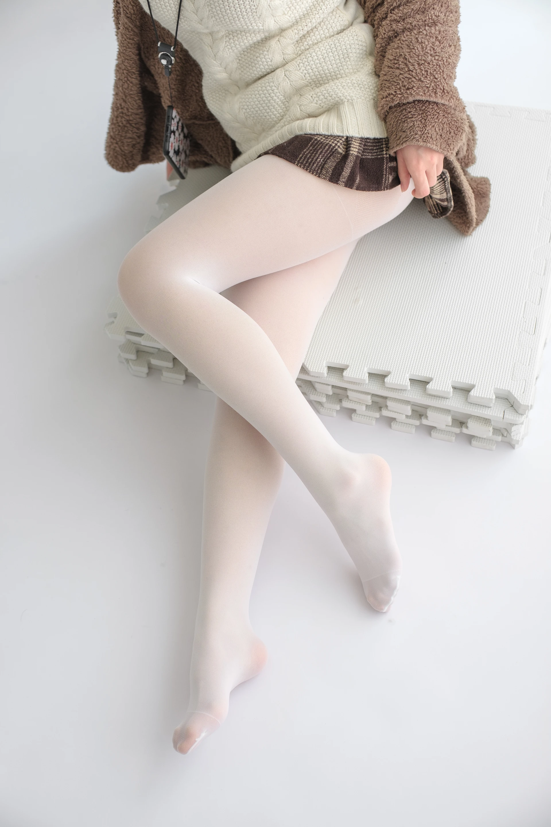 森萝财团 X-006 [99P1V-1.65G]白丝, 美腿, 美足
