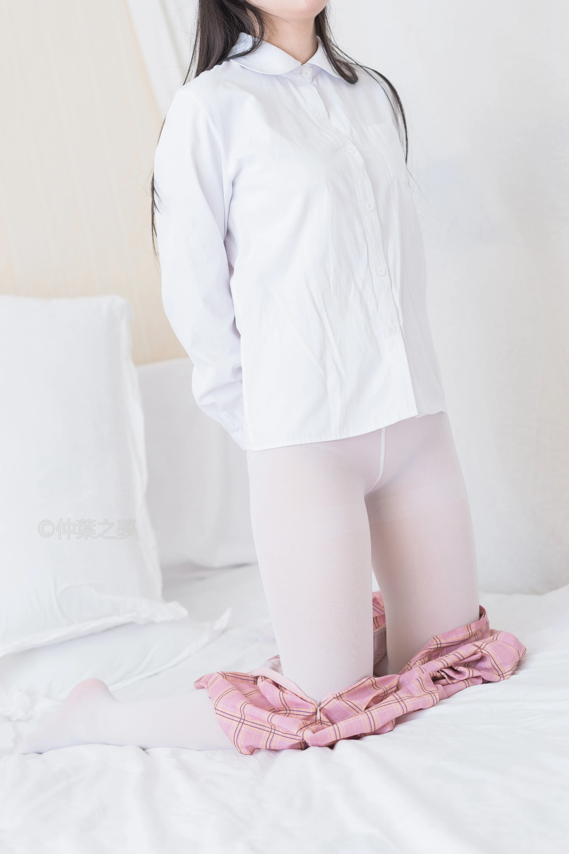 轻兰映画 Grand.007 [128P-696M]白丝, 美腿, 美足, 轻兰映画