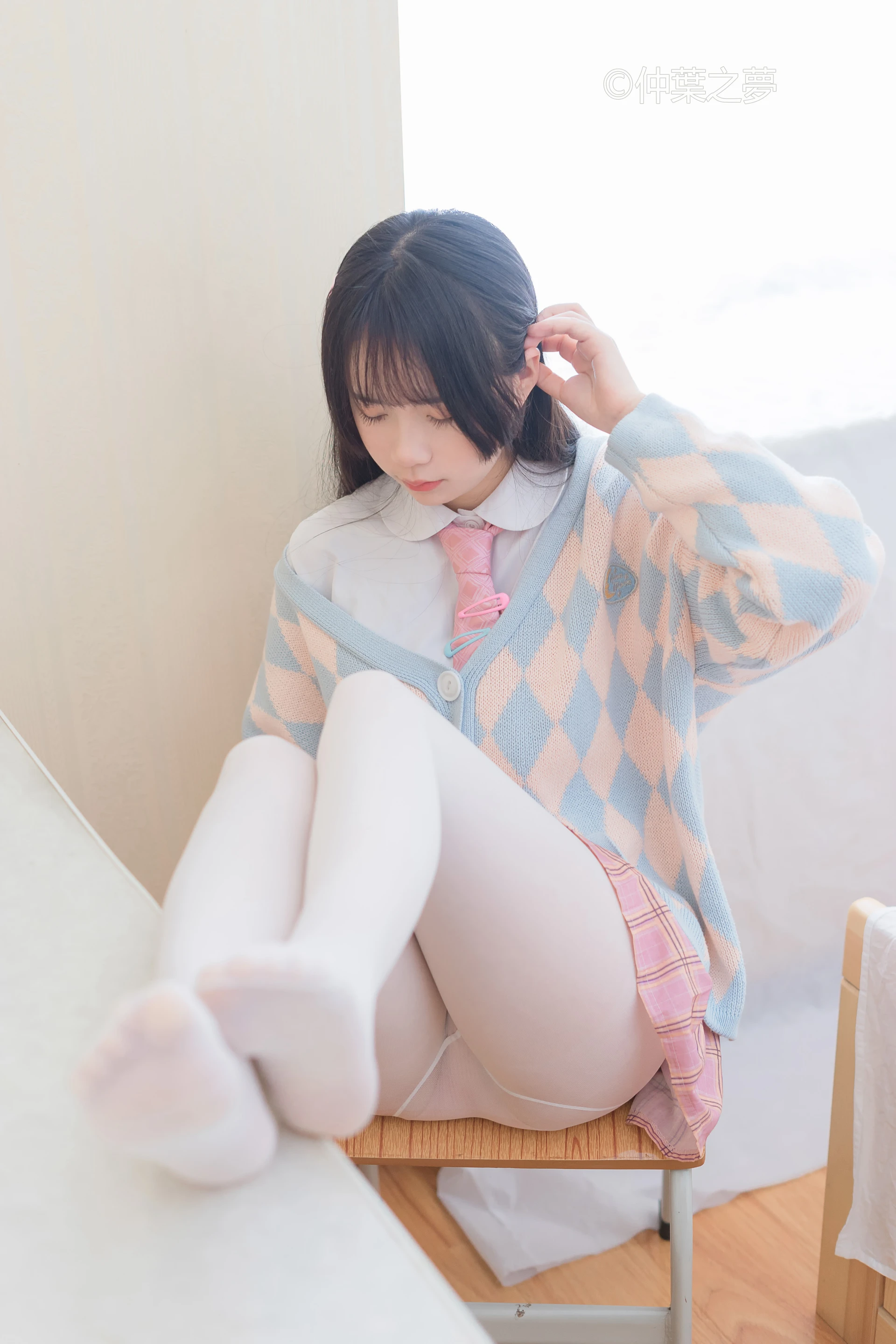 轻兰映画 Grand.007 [128P-696M]白丝, 美腿, 美足, 轻兰映画