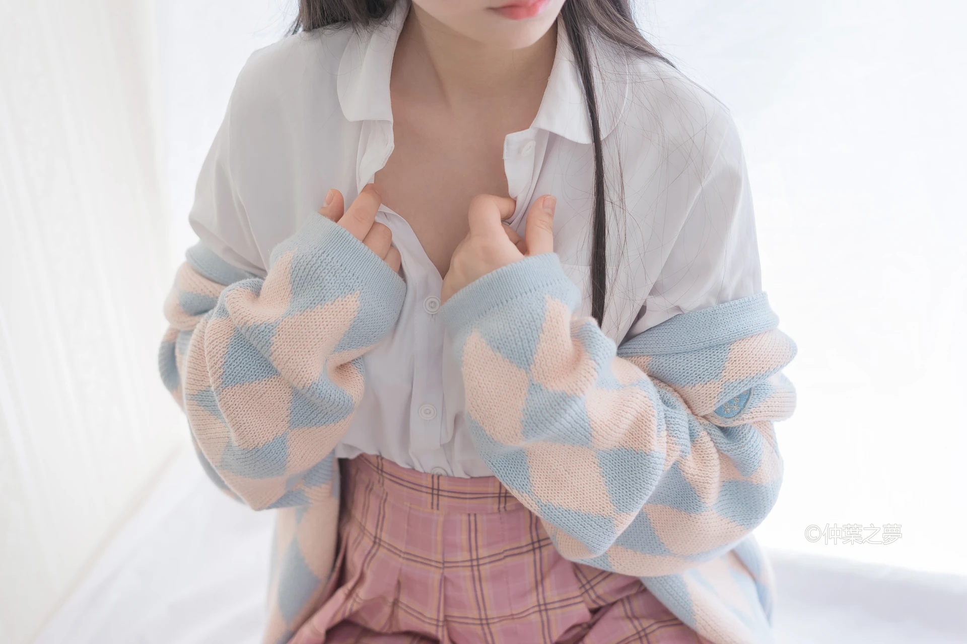 轻兰映画 Grand.007 [128P-696M]白丝, 美腿, 美足, 轻兰映画