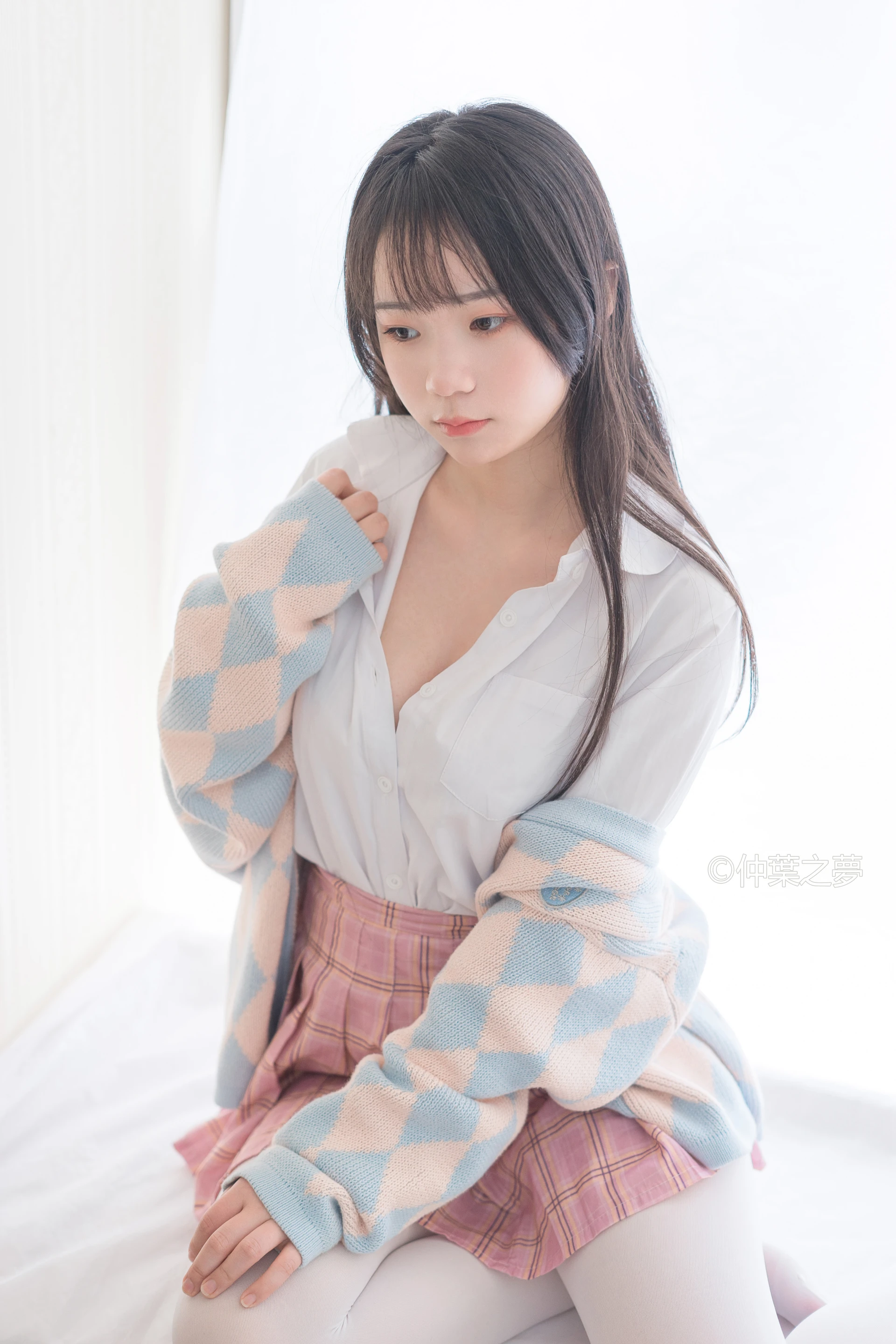 轻兰映画 Grand.007 [128P-696M]白丝, 美腿, 美足, 轻兰映画