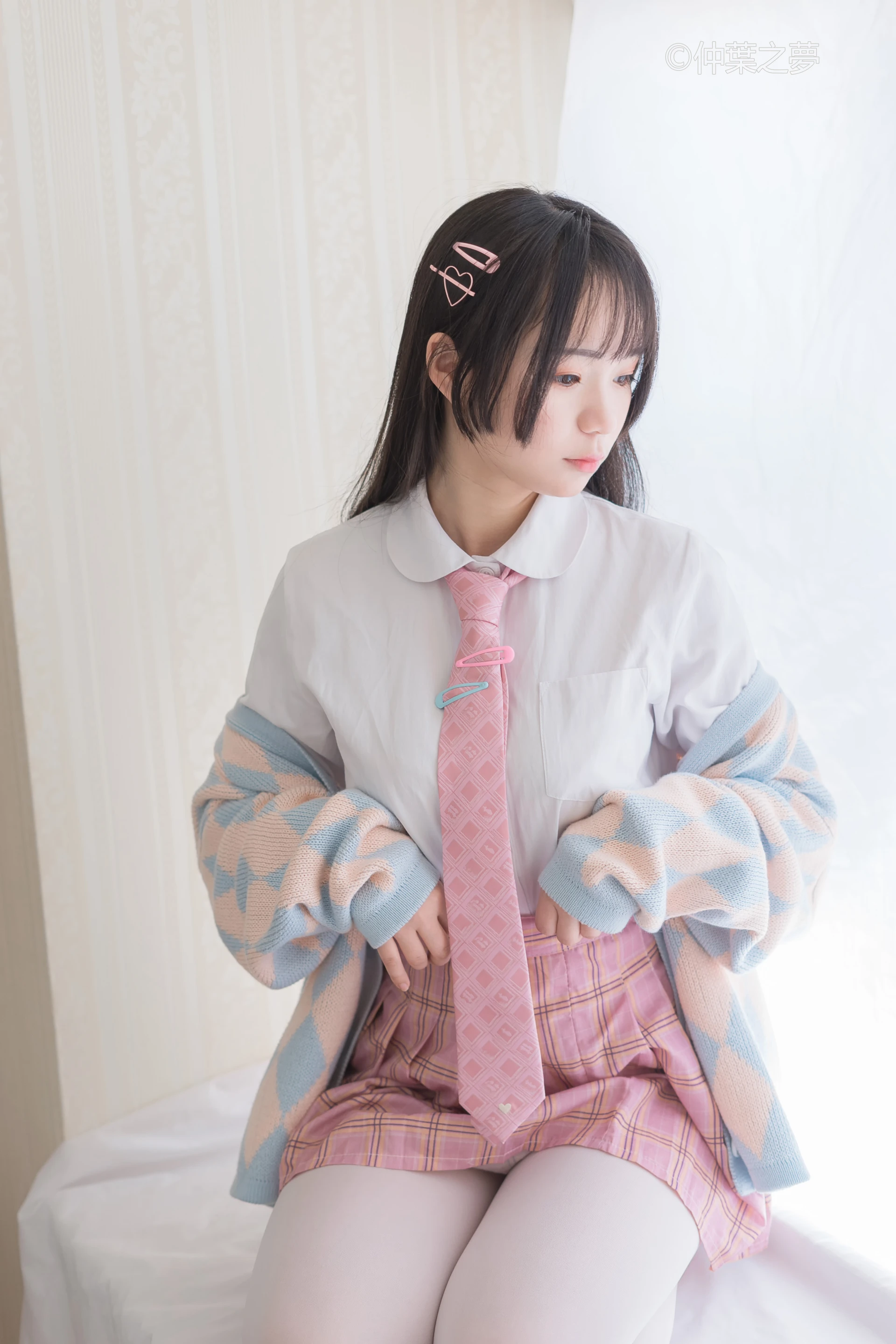 轻兰映画 Grand.007 [128P-696M]白丝, 美腿, 美足, 轻兰映画