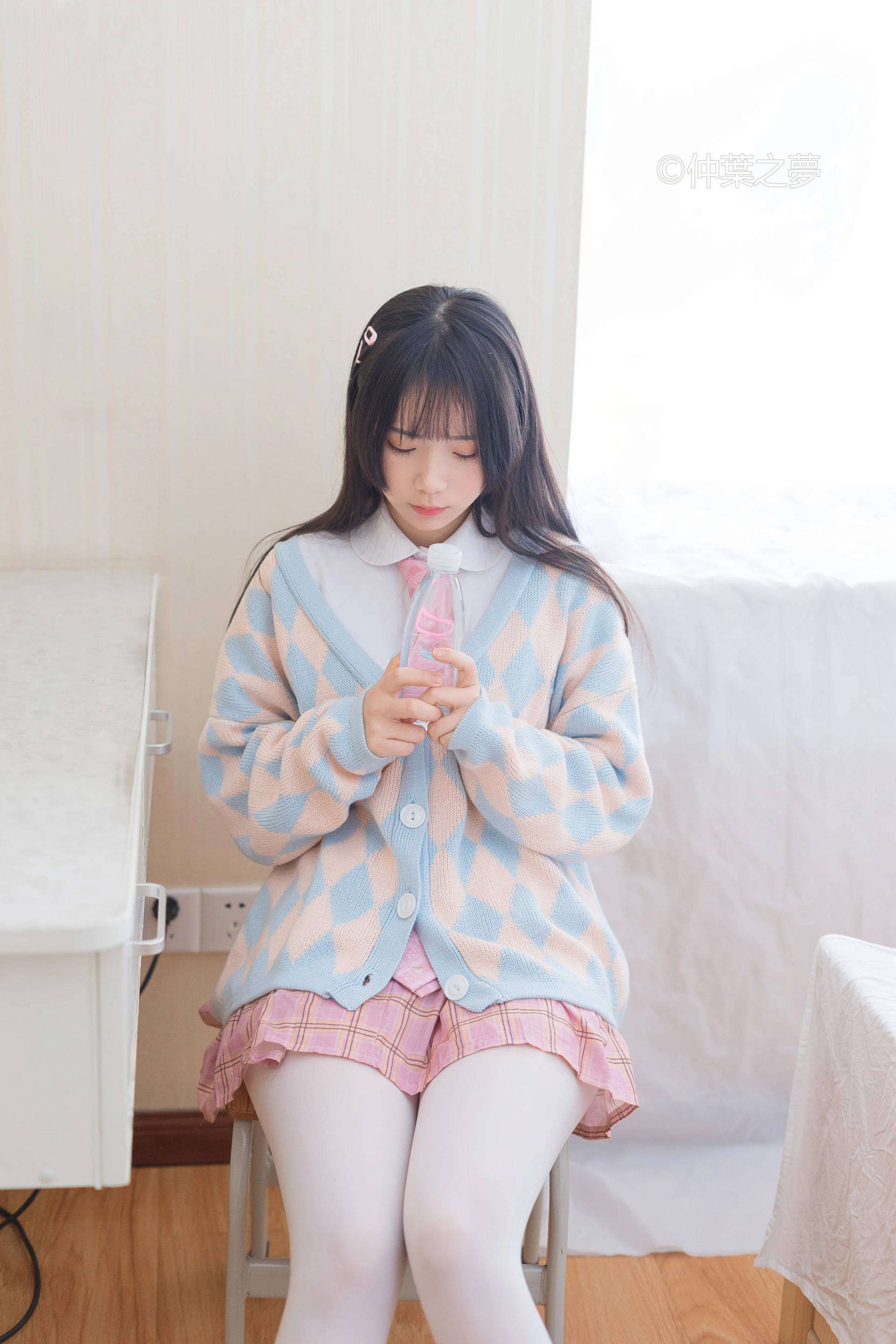 轻兰映画 Grand.007 [128P-696M]白丝, 美腿, 美足, 轻兰映画